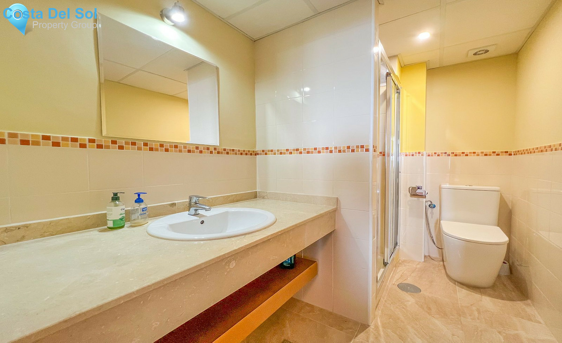 Middle Floor Apartment in Calahonda-1251642