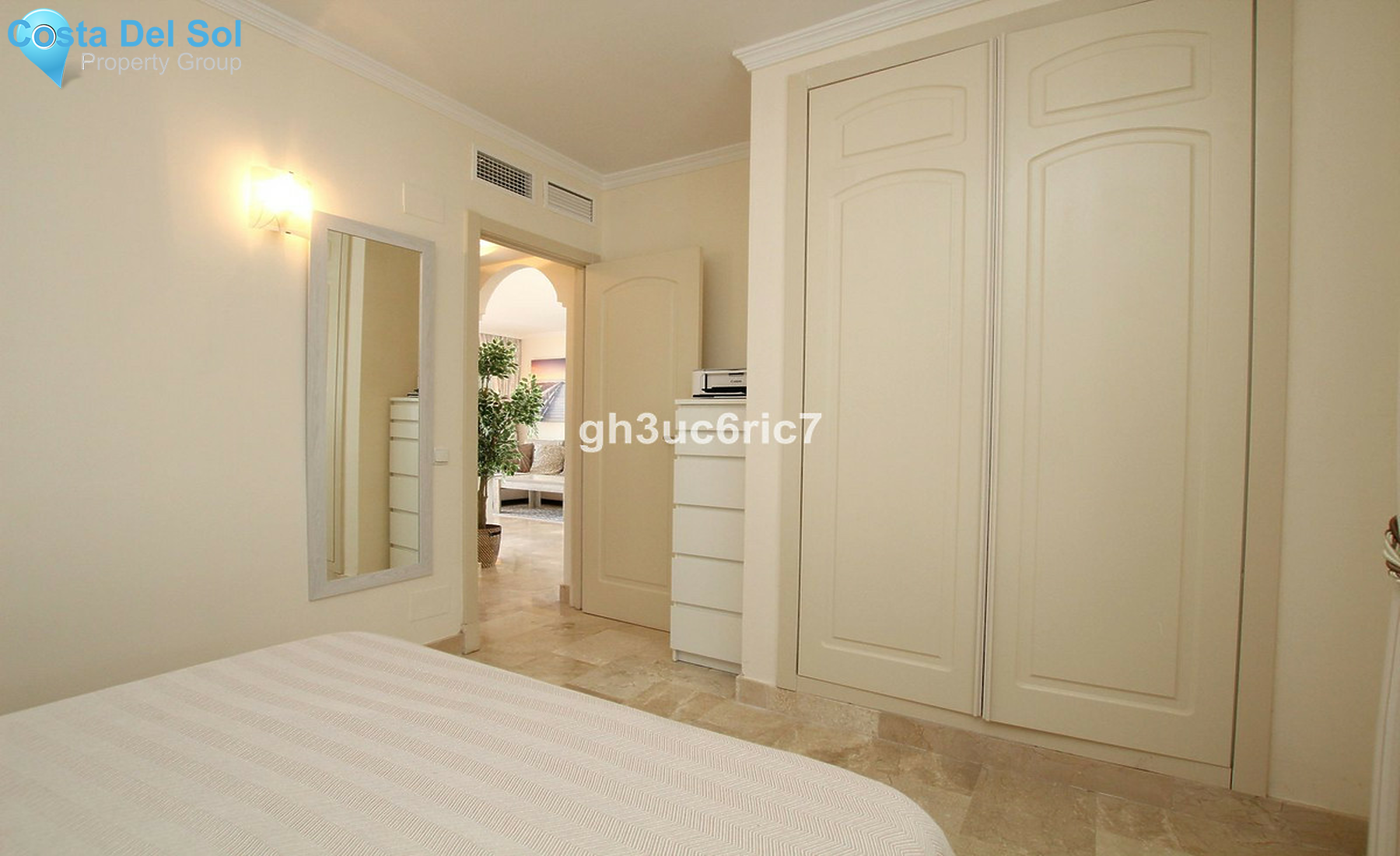 Middle Floor Apartment in Calahonda-1277089