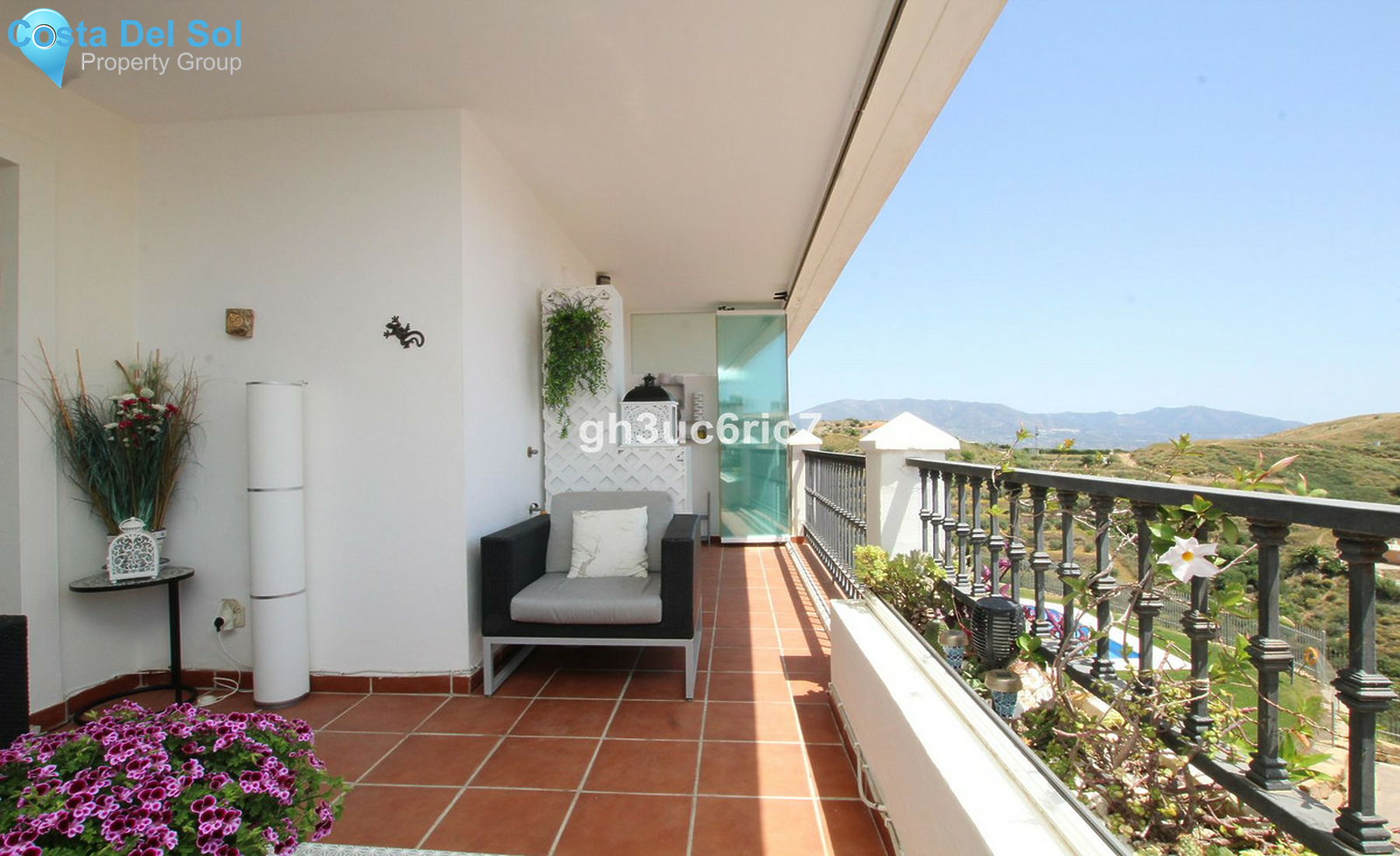 Middle Floor Apartment in Calahonda-1277098