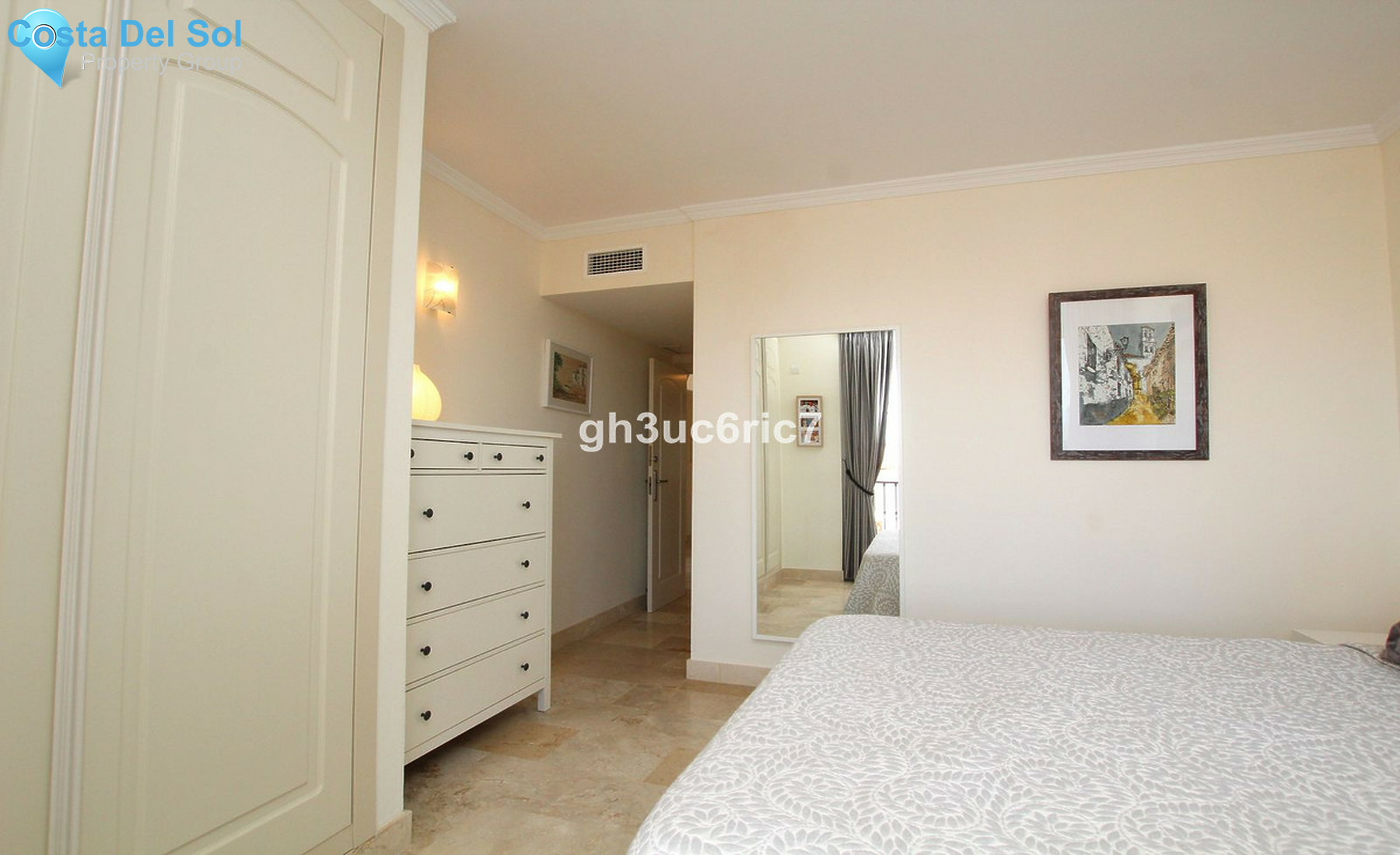 Middle Floor Apartment in Calahonda-1277086
