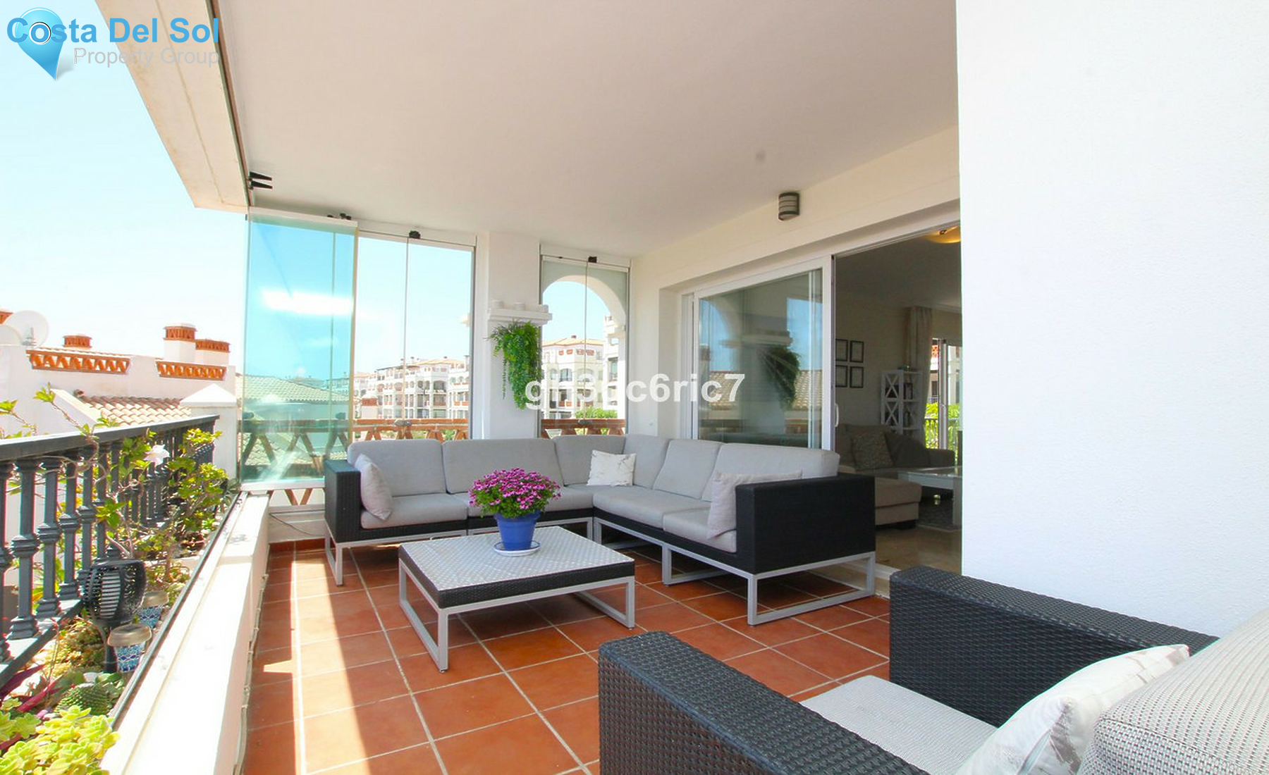 Middle Floor Apartment in Calahonda-1277087