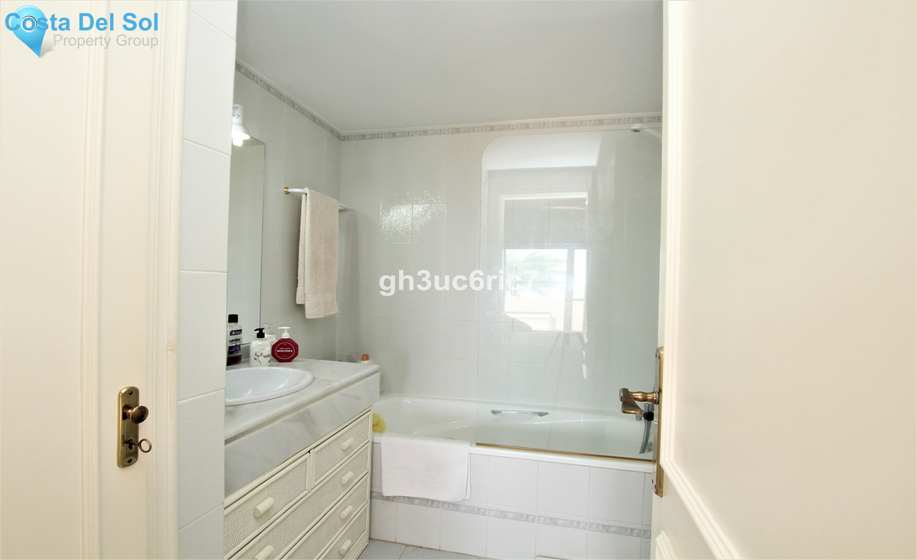 Middle Floor Apartment in Calahonda-1284892