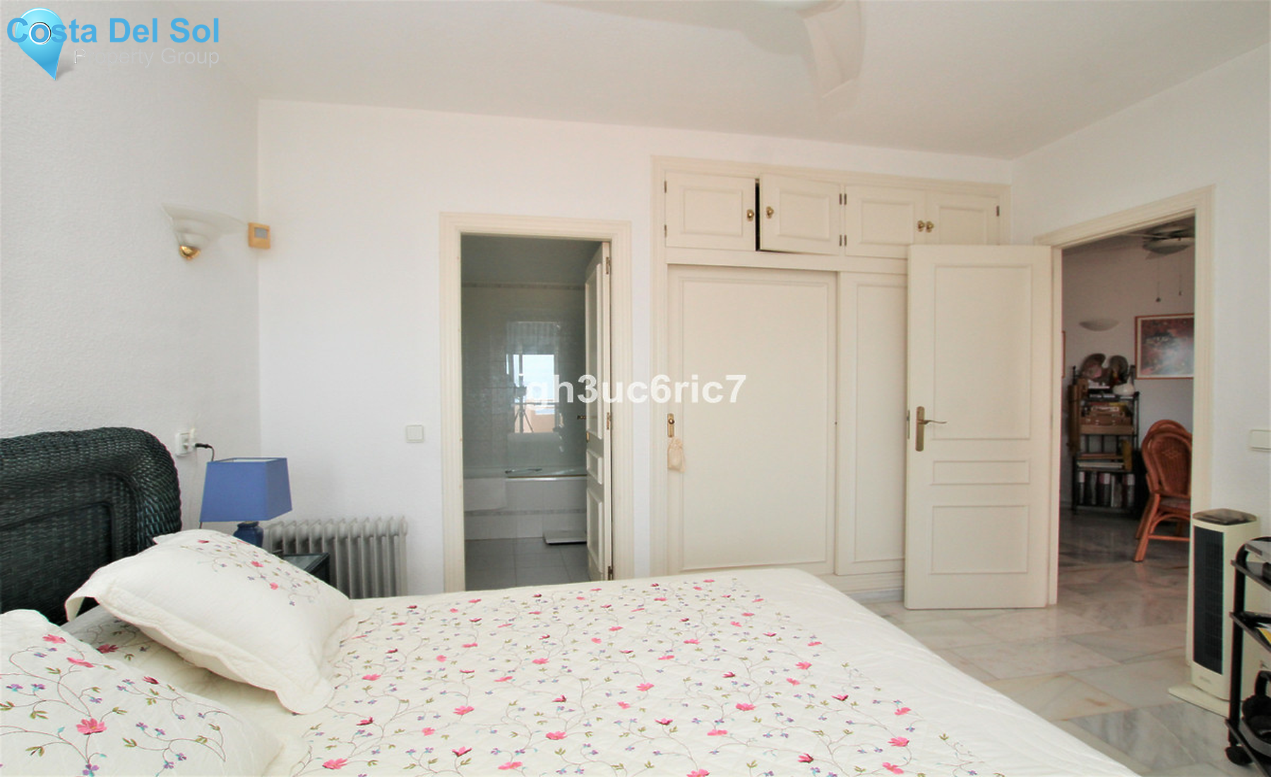 Middle Floor Apartment in Calahonda-1284894