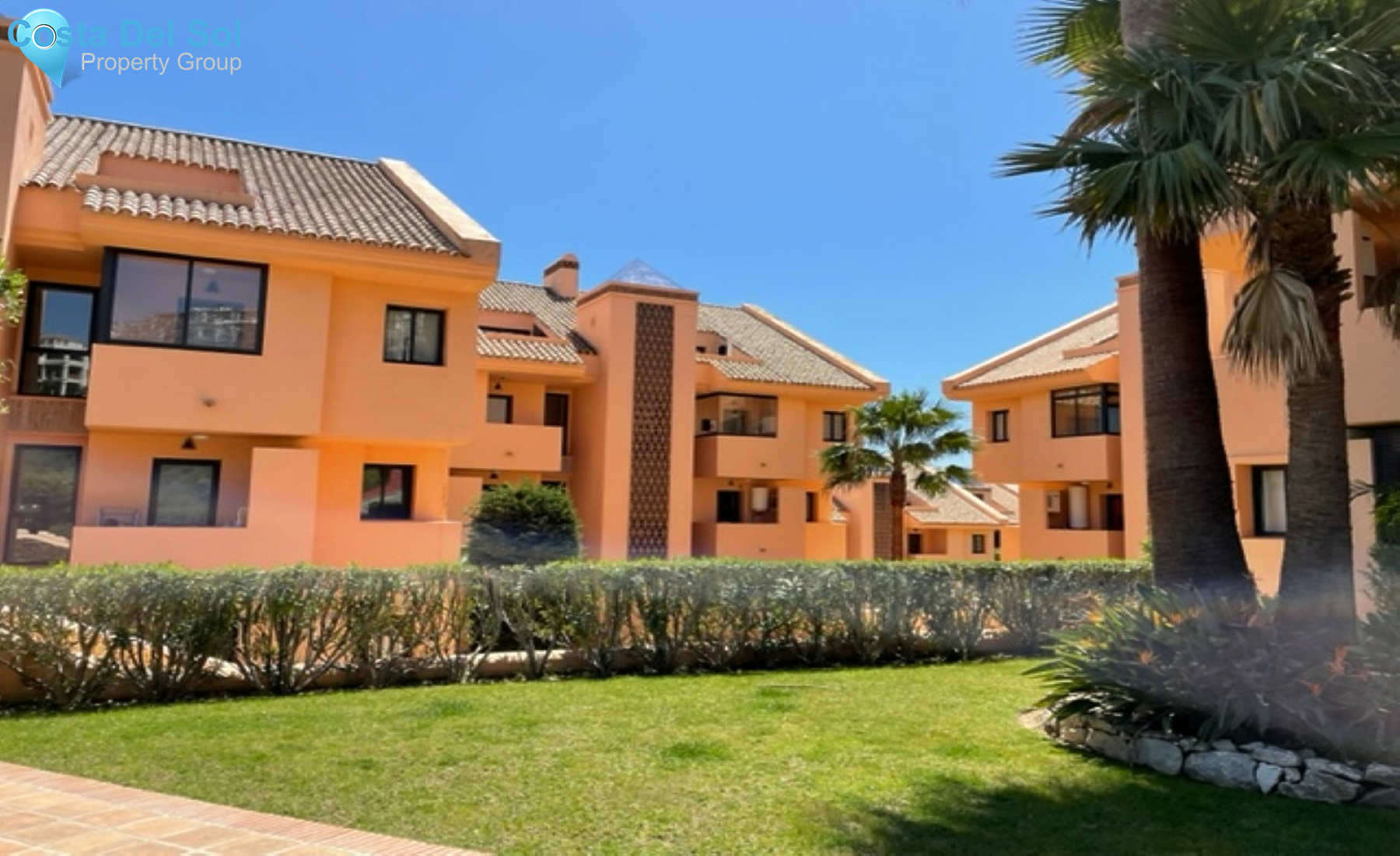 Middle Floor Apartment in Calahonda-1291704