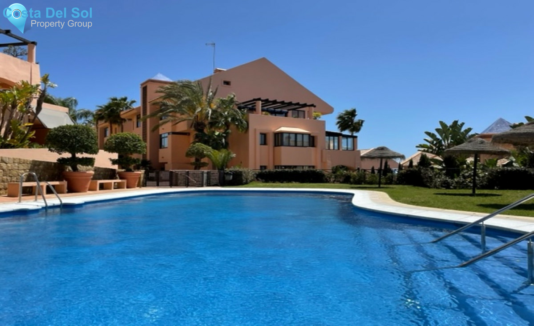 Middle Floor Apartment in Calahonda-1291709