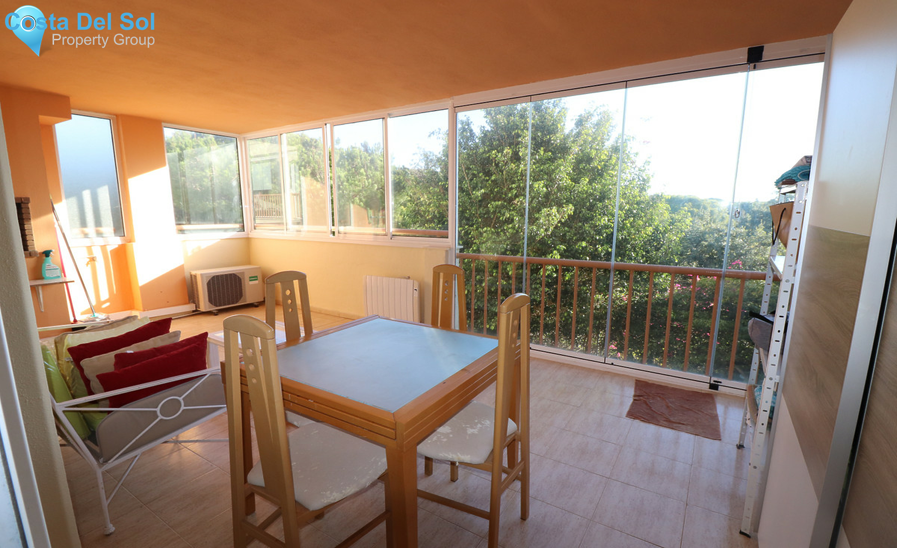 Middle Floor Apartment in Calahonda-1321220