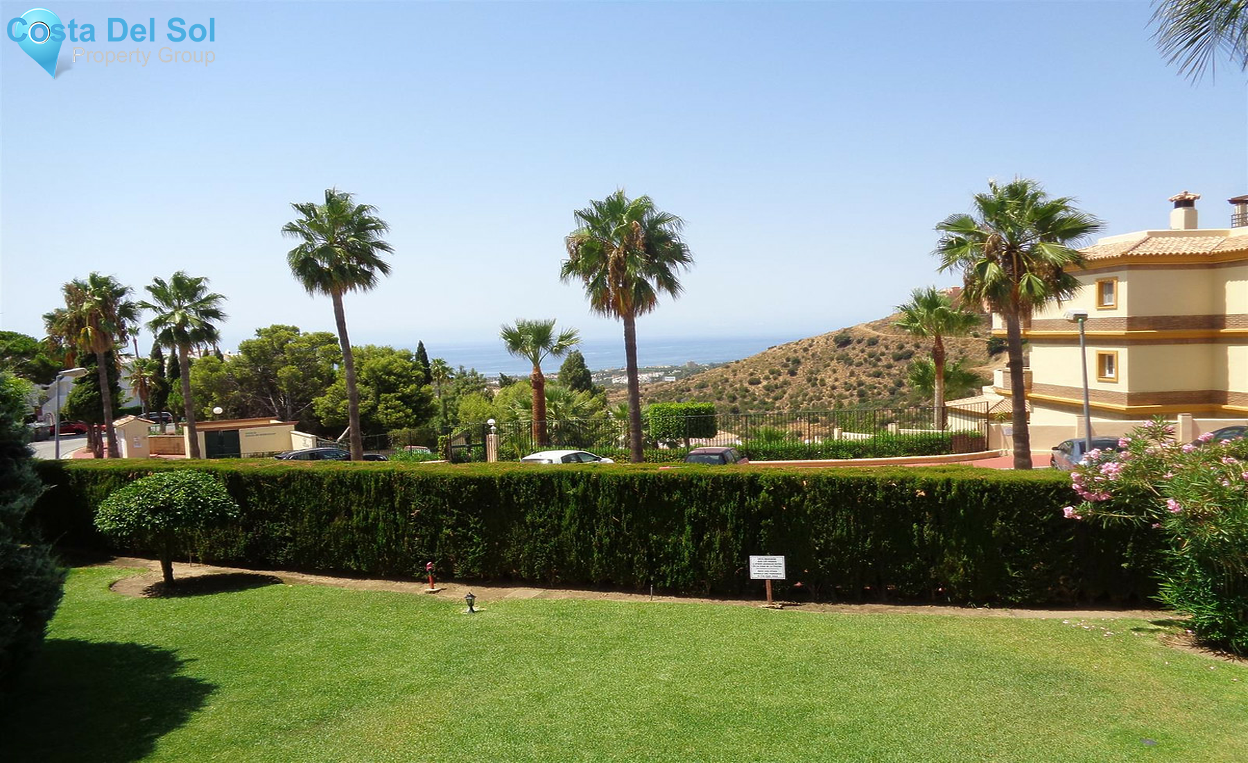 Middle Floor Apartment in Calahonda-1357994