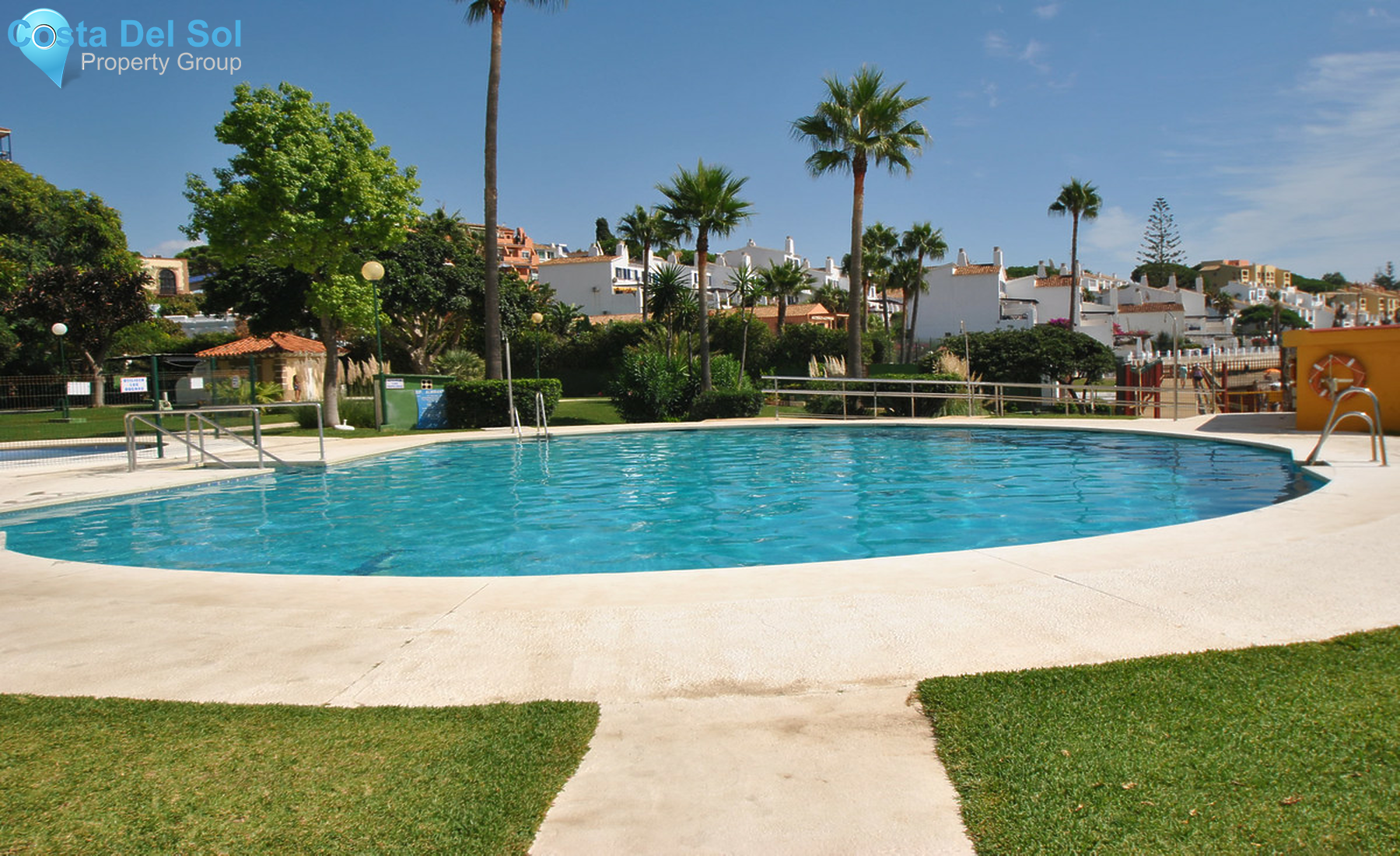 Middle Floor Apartment in Calahonda-1367780