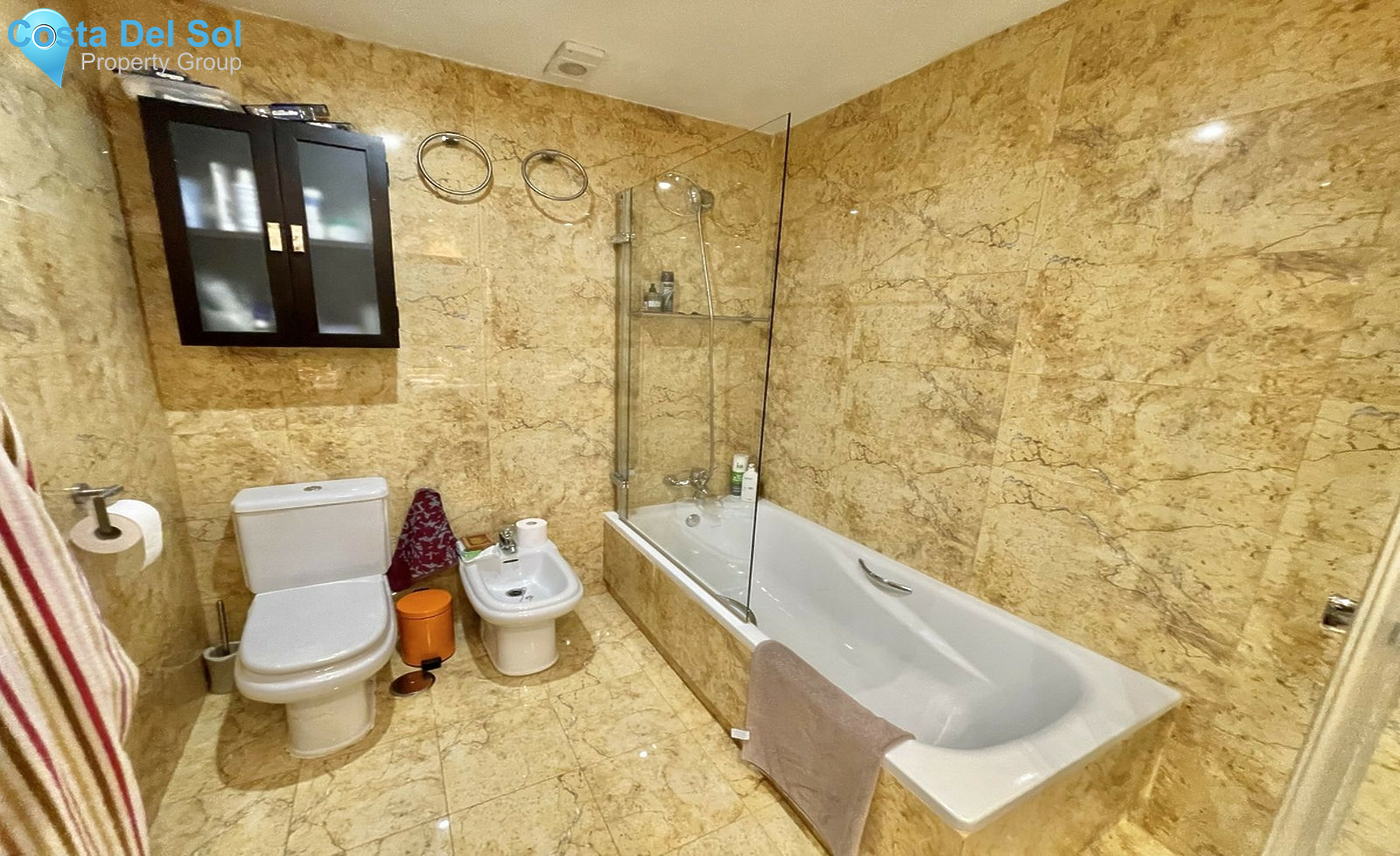 Middle Floor Apartment in Calahonda-1368039