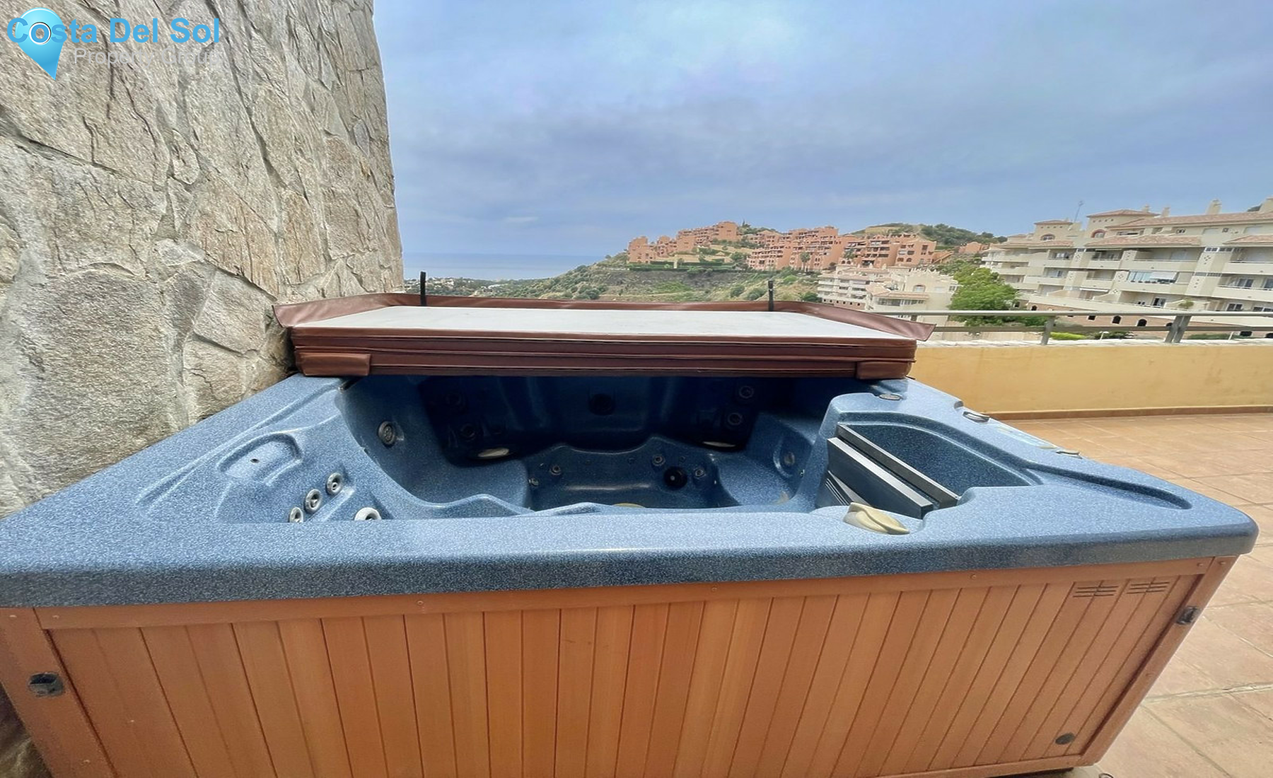 Middle Floor Apartment in Calahonda-1368041