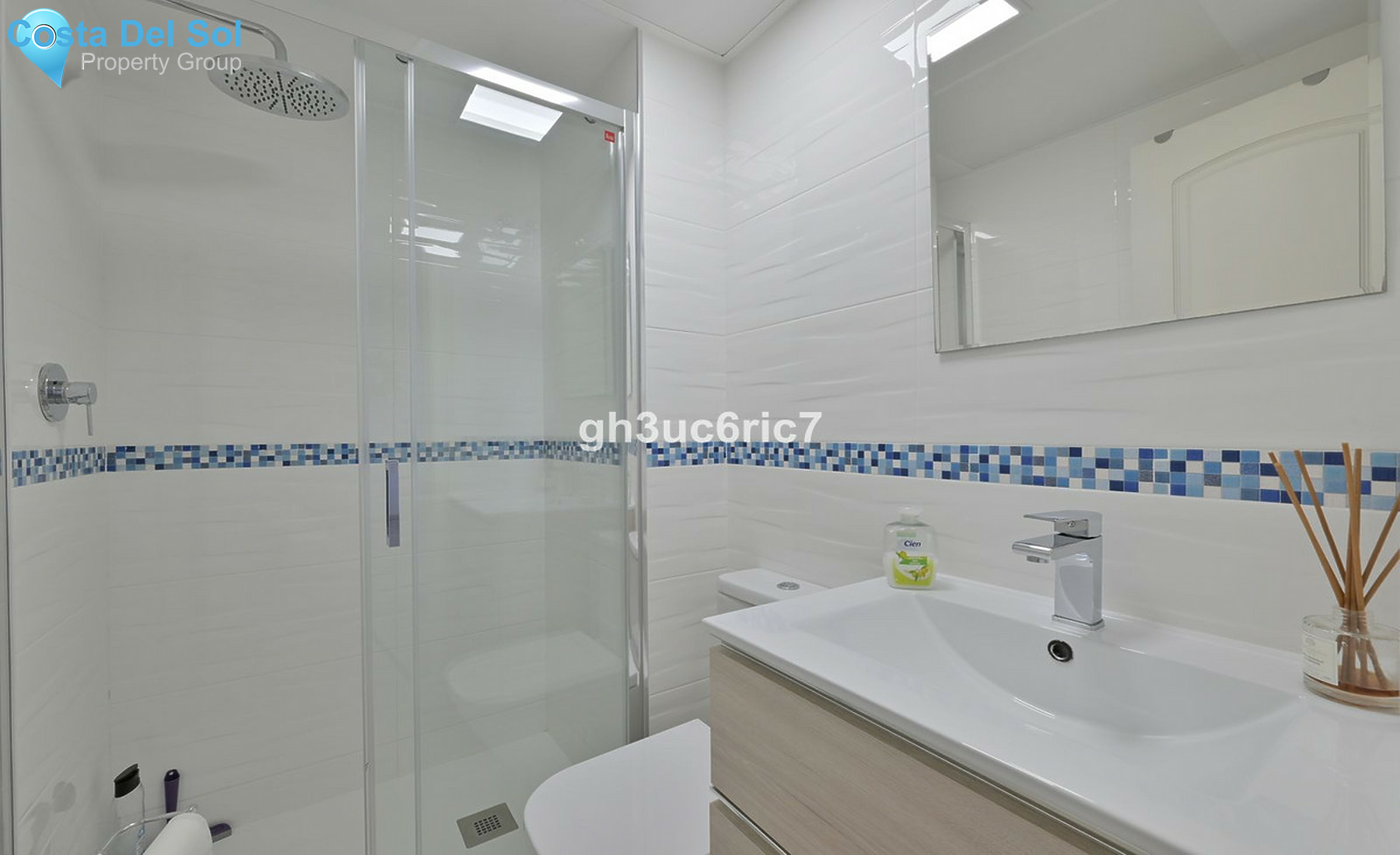 Middle Floor Apartment in Calahonda-1401458