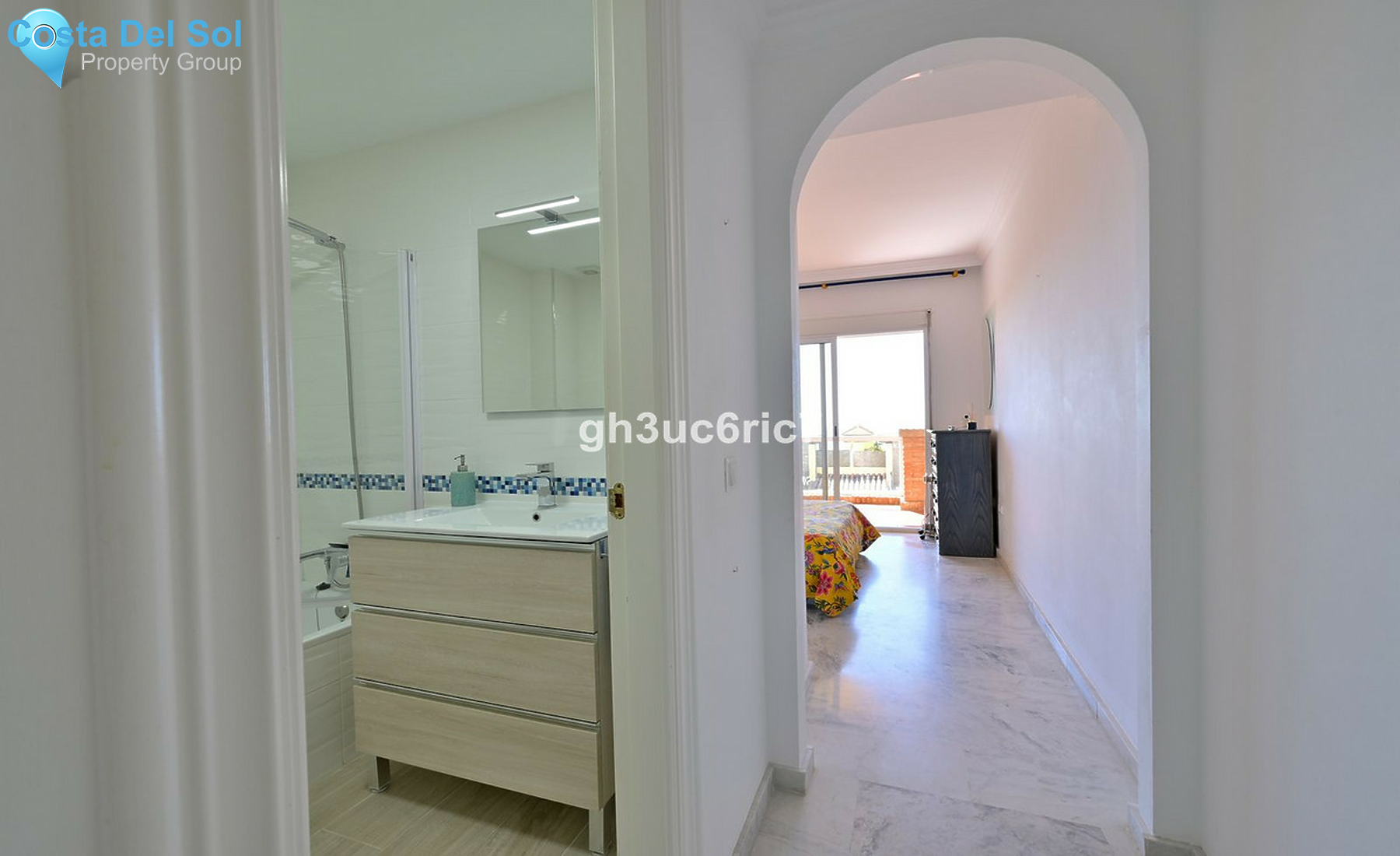 Middle Floor Apartment in Calahonda-1401452