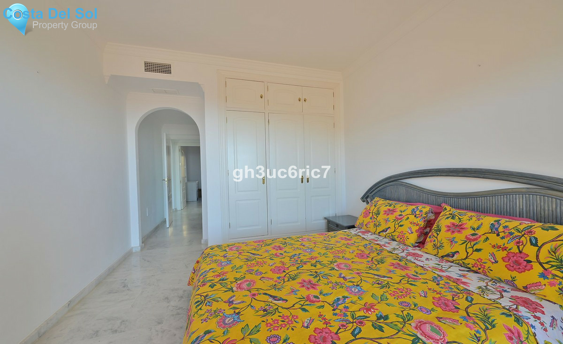 Middle Floor Apartment in Calahonda-1401455