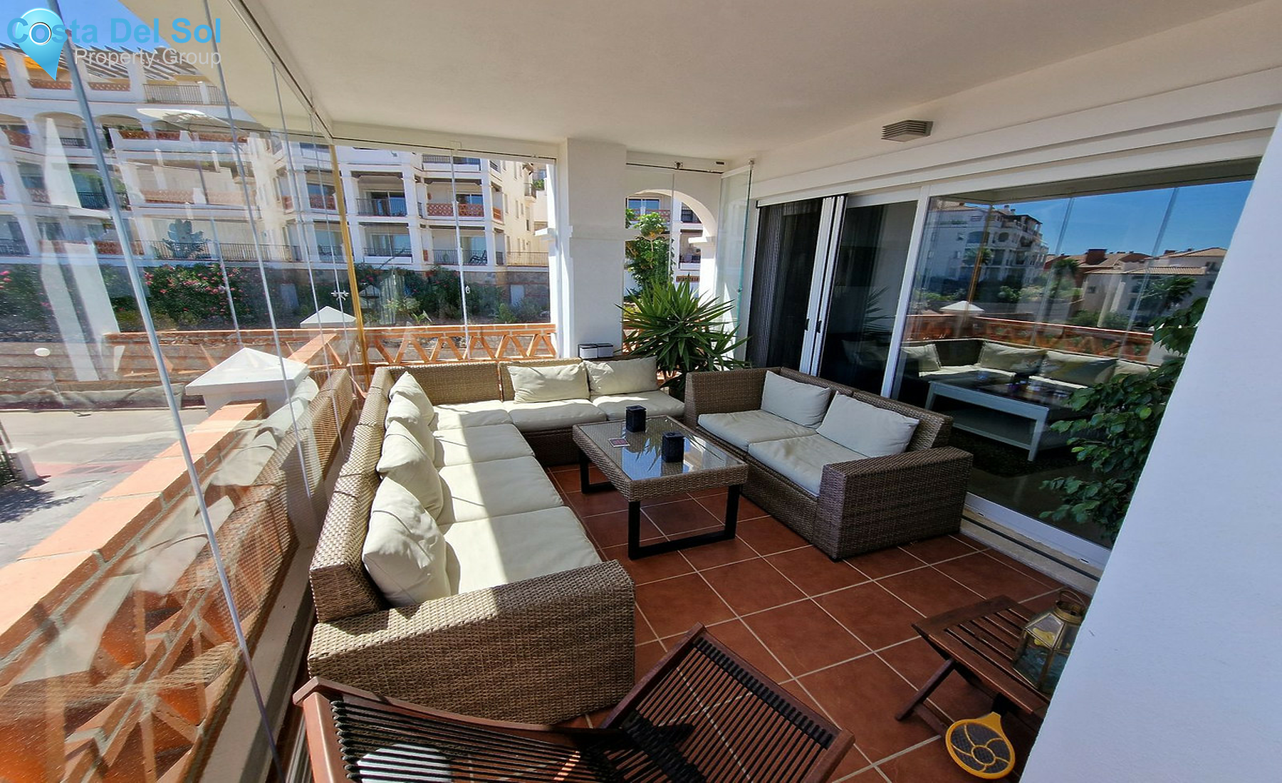 Middle Floor Apartment in Calahonda-1403643