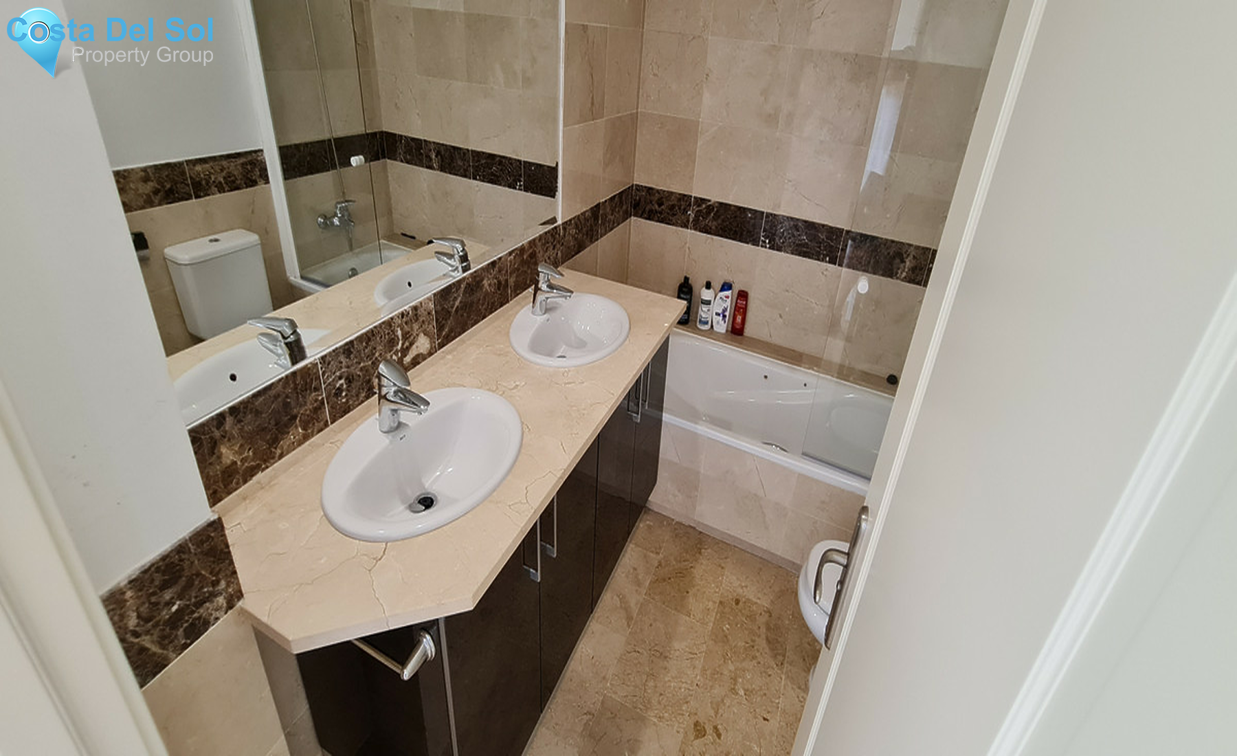 Middle Floor Apartment in Calahonda-1403749