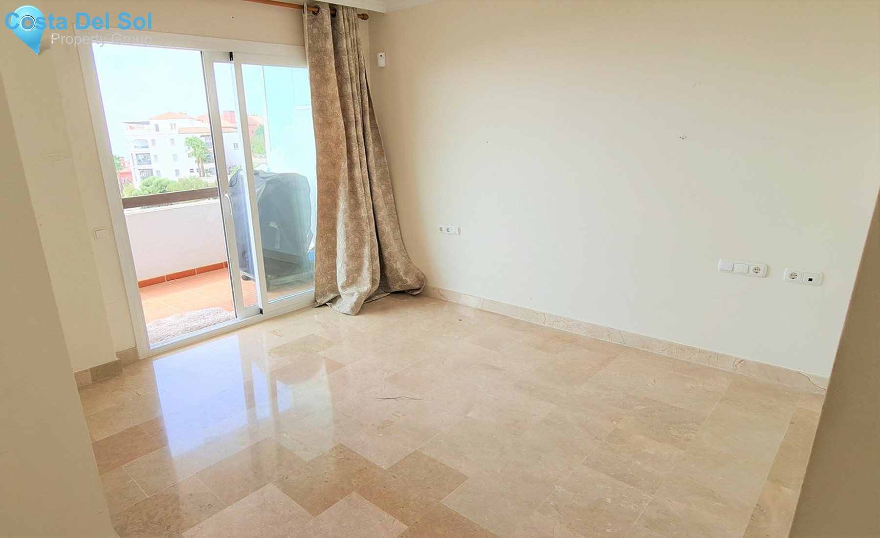 Middle Floor Apartment in Calahonda-1403750