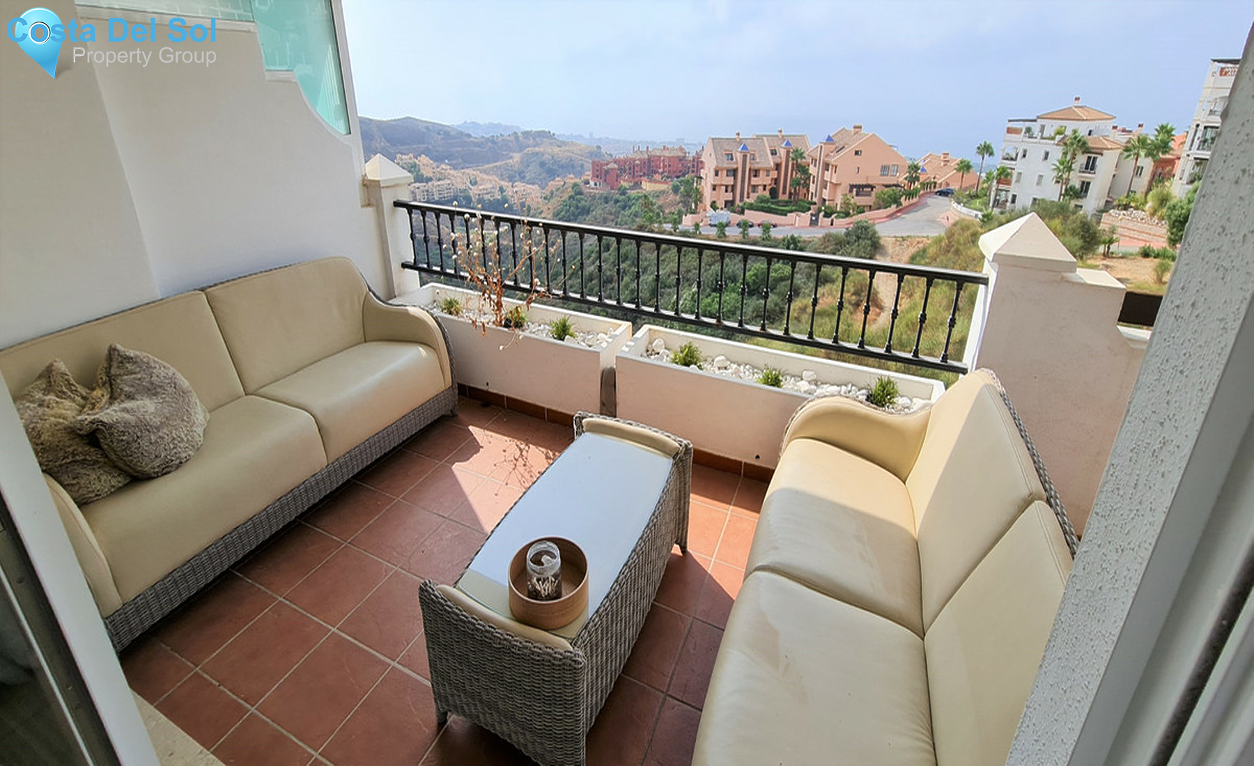 Middle Floor Apartment in Calahonda-1403736