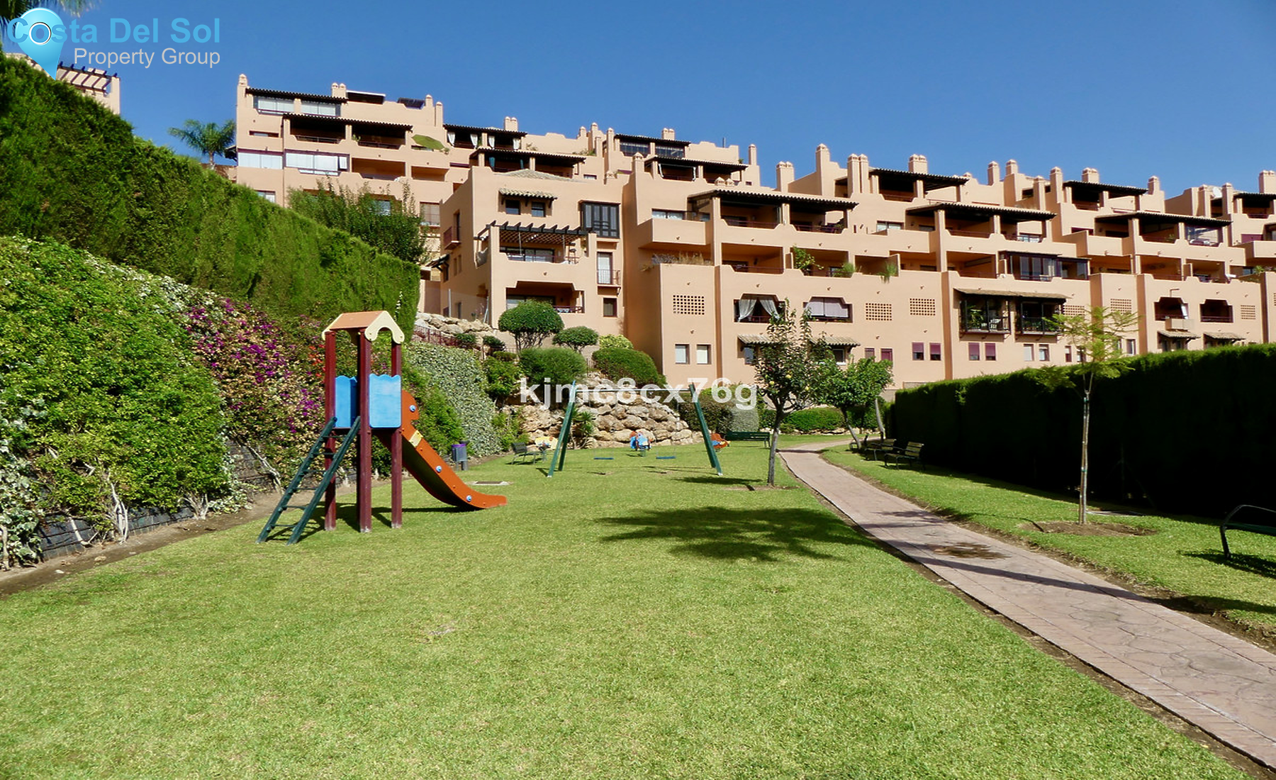 Middle Floor Apartment in Calahonda-1404310