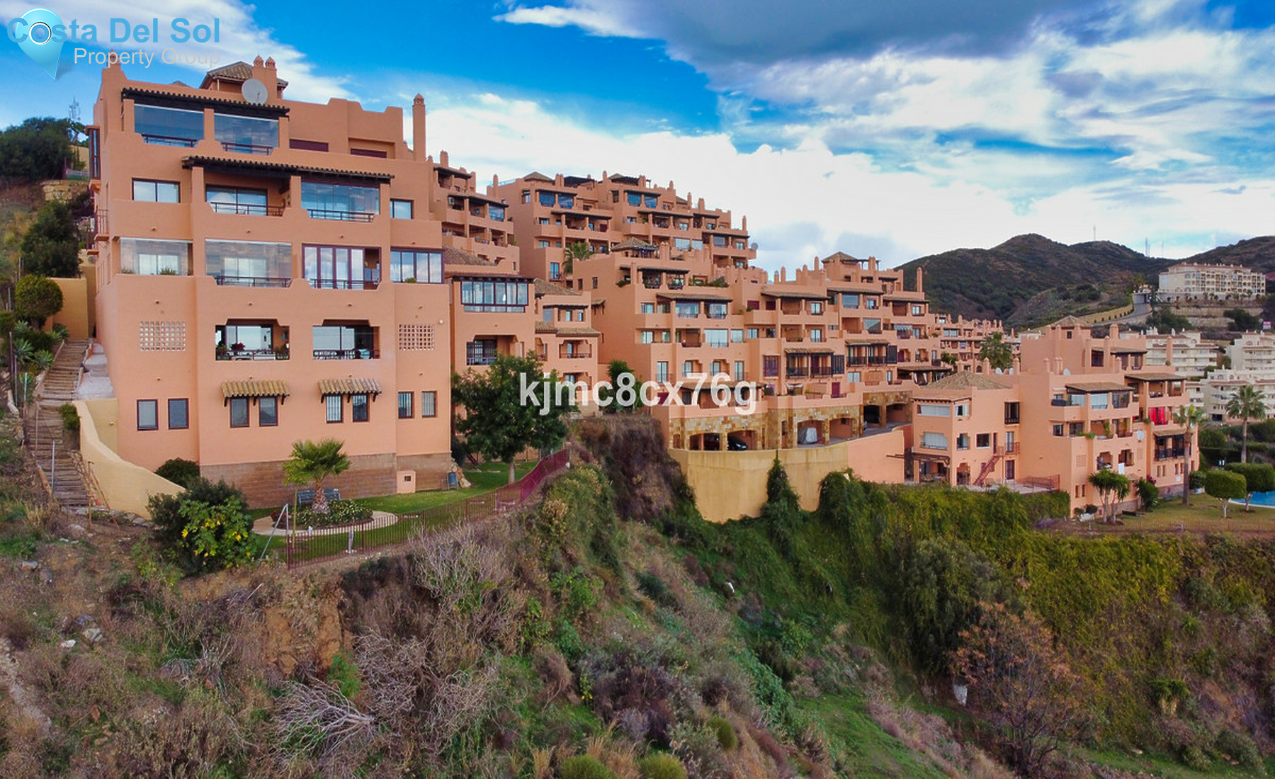 Middle Floor Apartment in Calahonda-1404313