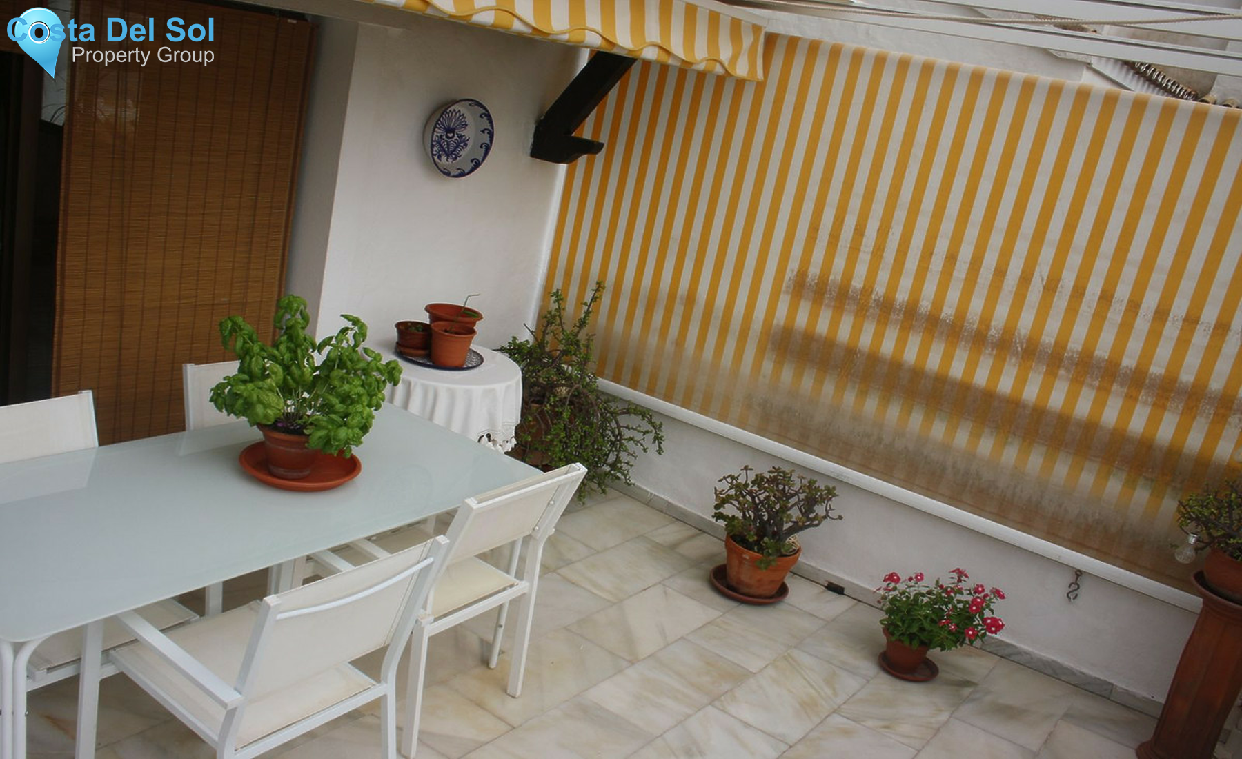 Middle Floor Apartment in Calahonda-1405661