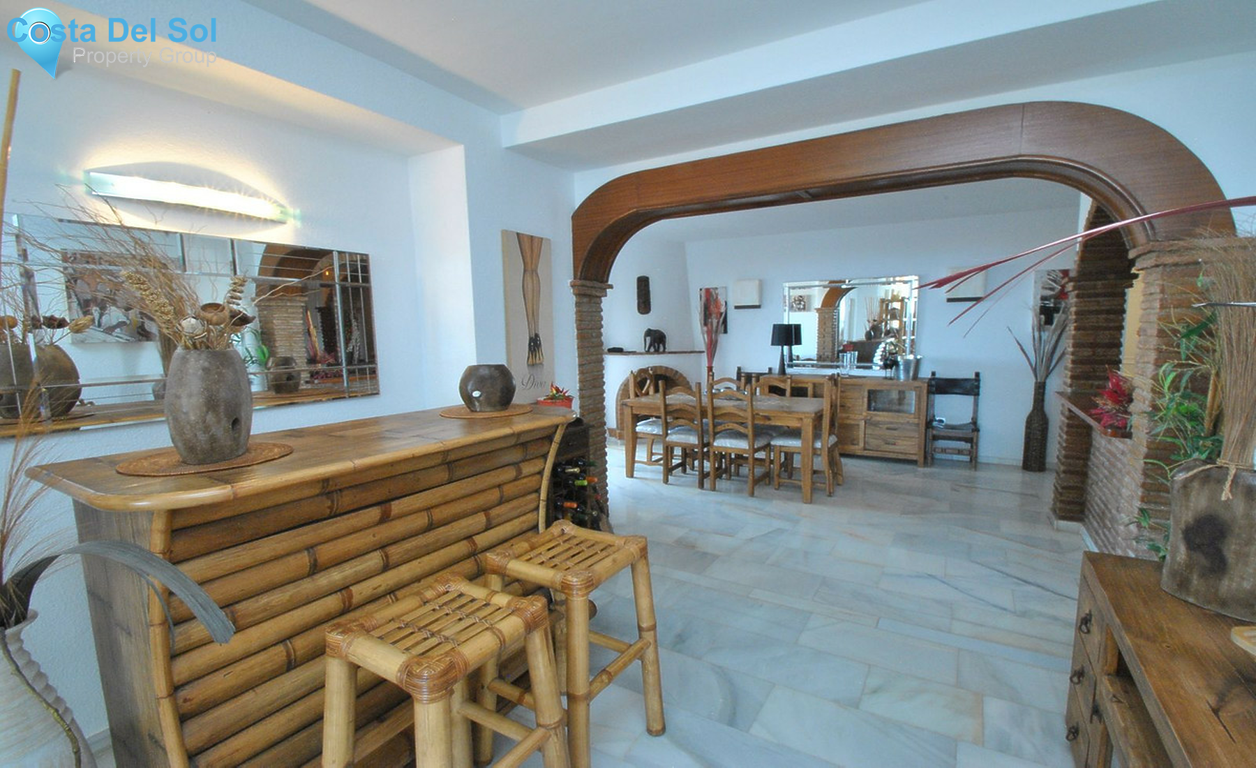 Middle Floor Apartment in Calahonda-1408176