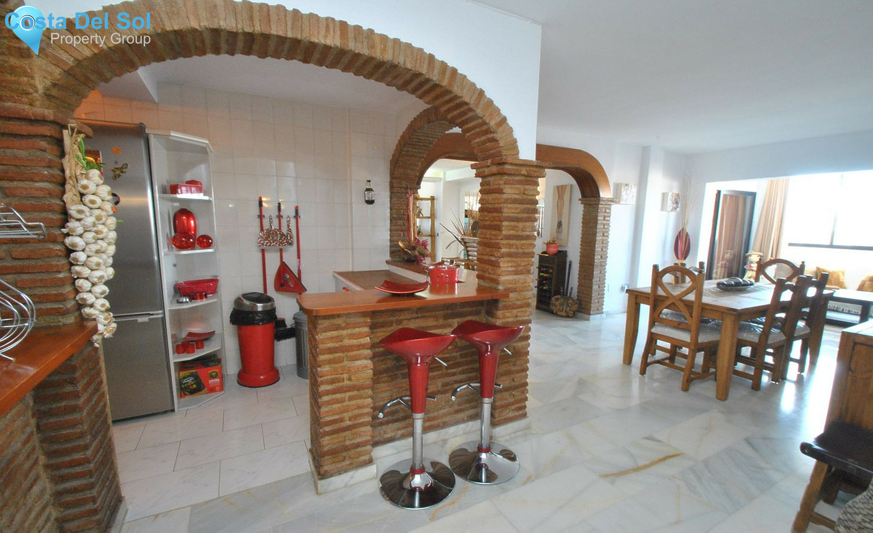 Middle Floor Apartment in Calahonda-1408179