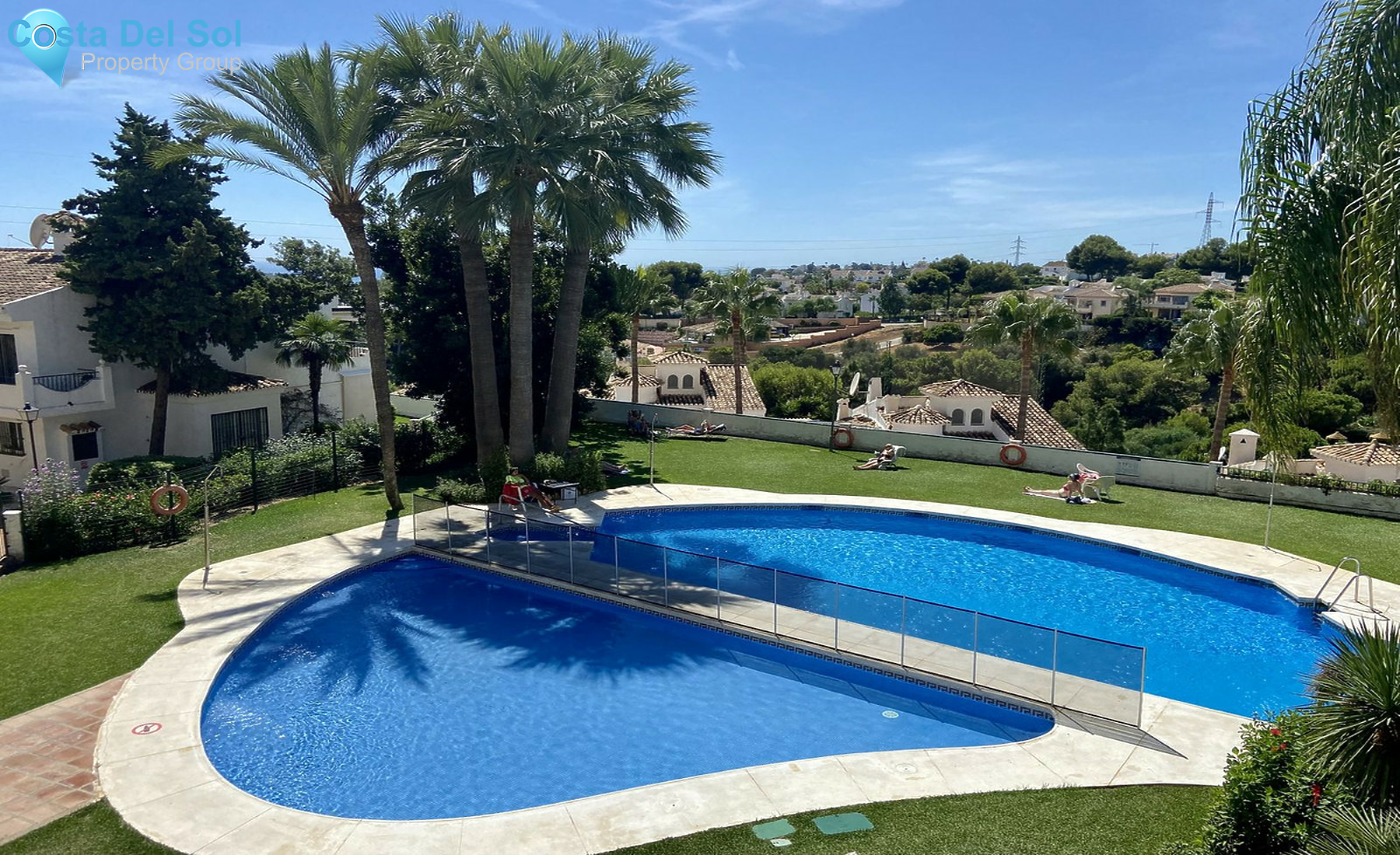 Middle Floor Apartment in Calahonda-1409098