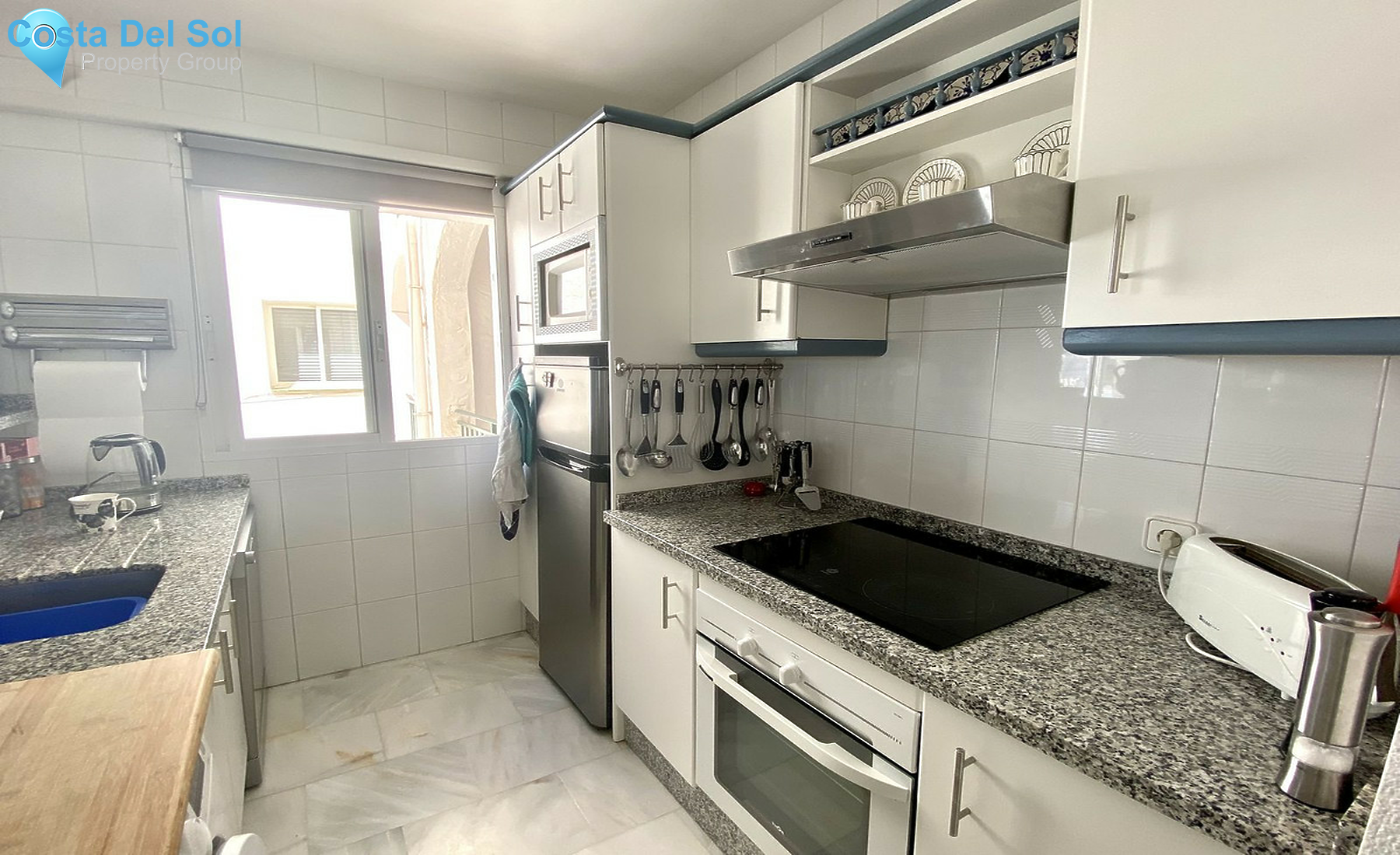 Middle Floor Apartment in Calahonda-1409085