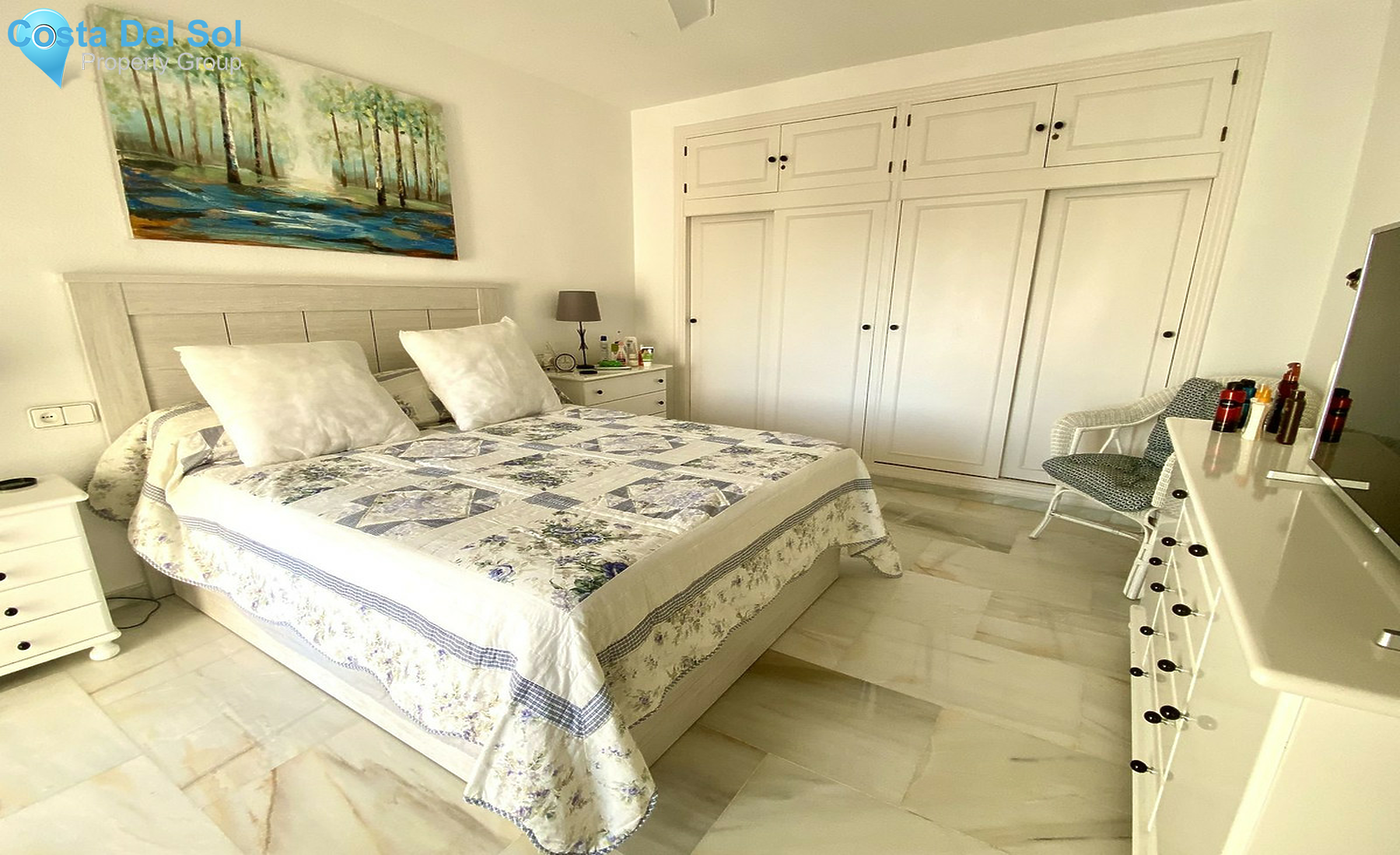 Middle Floor Apartment in Calahonda-1409087