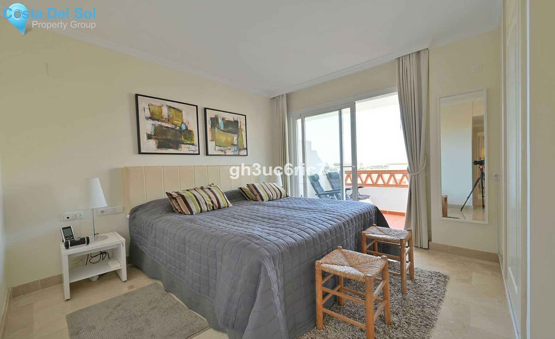 Middle Floor Apartment in Calahonda-1409708