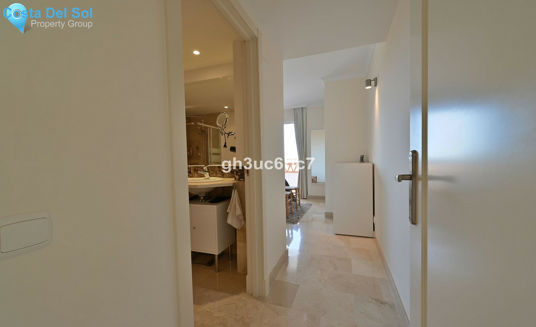 Middle Floor Apartment in Calahonda-1409710