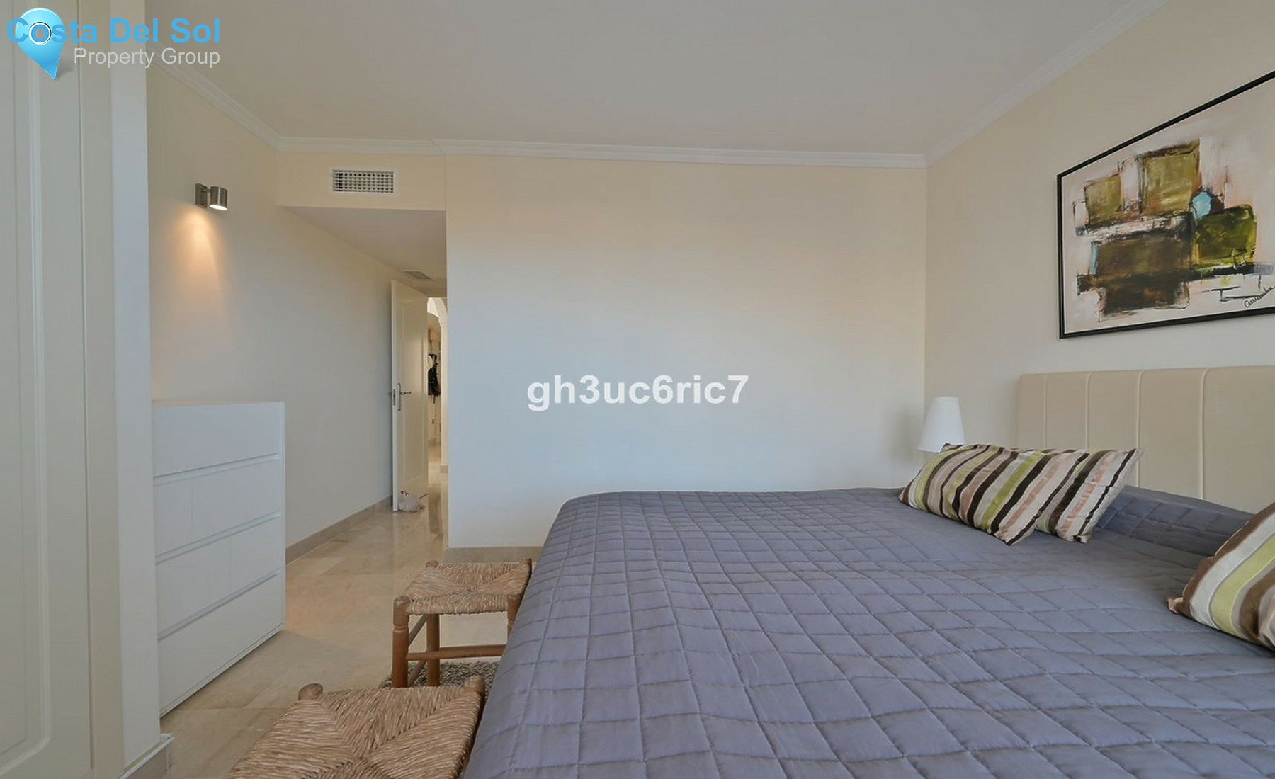 Middle Floor Apartment in Calahonda-1409711