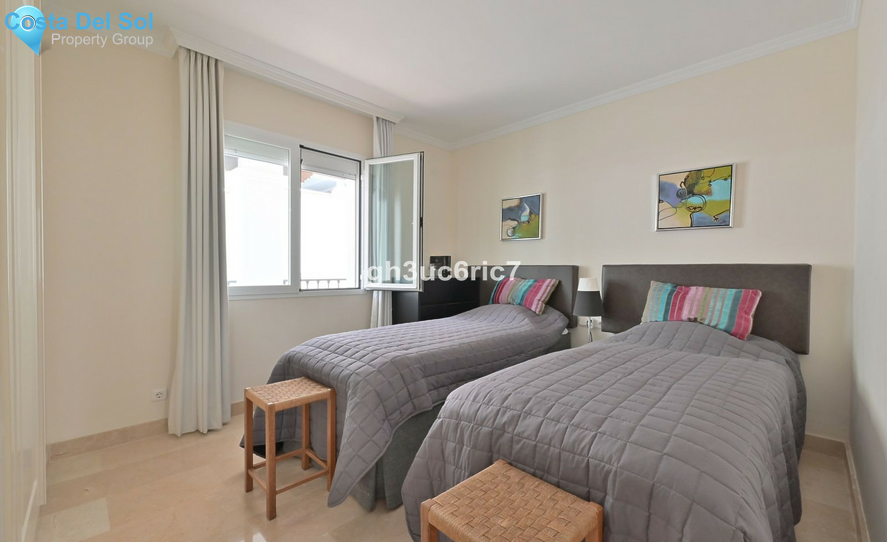 Middle Floor Apartment in Calahonda-1409713