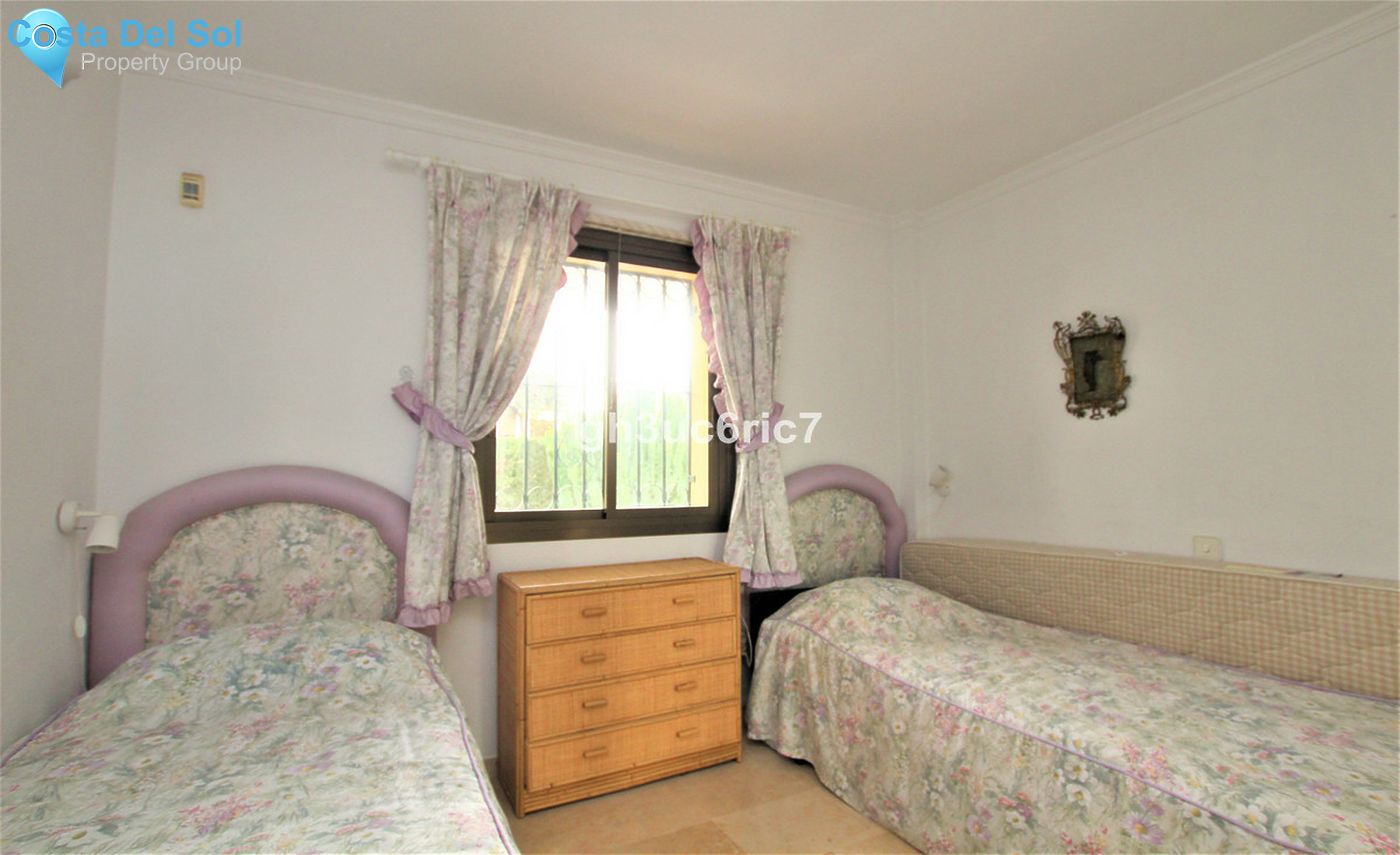 Middle Floor Apartment in Calahonda-1431702