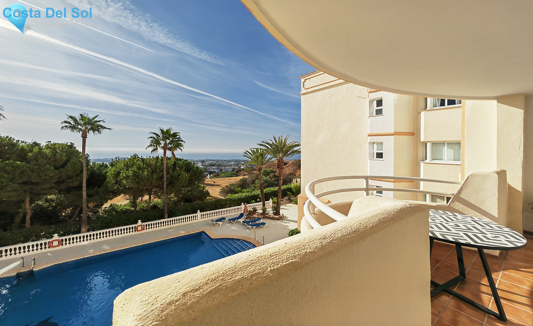 Middle Floor Apartment in Calahonda-1475946