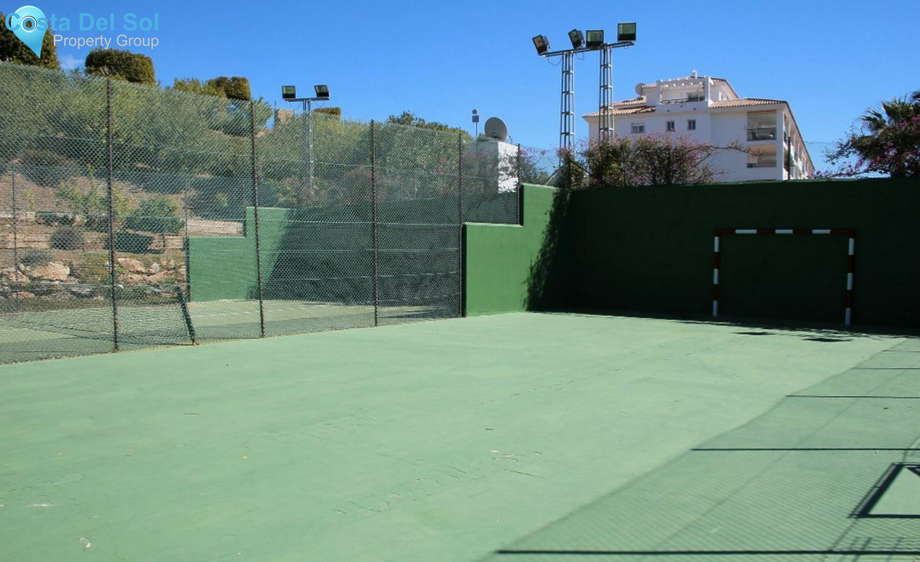 Middle Floor Apartment in Calahonda-1477913