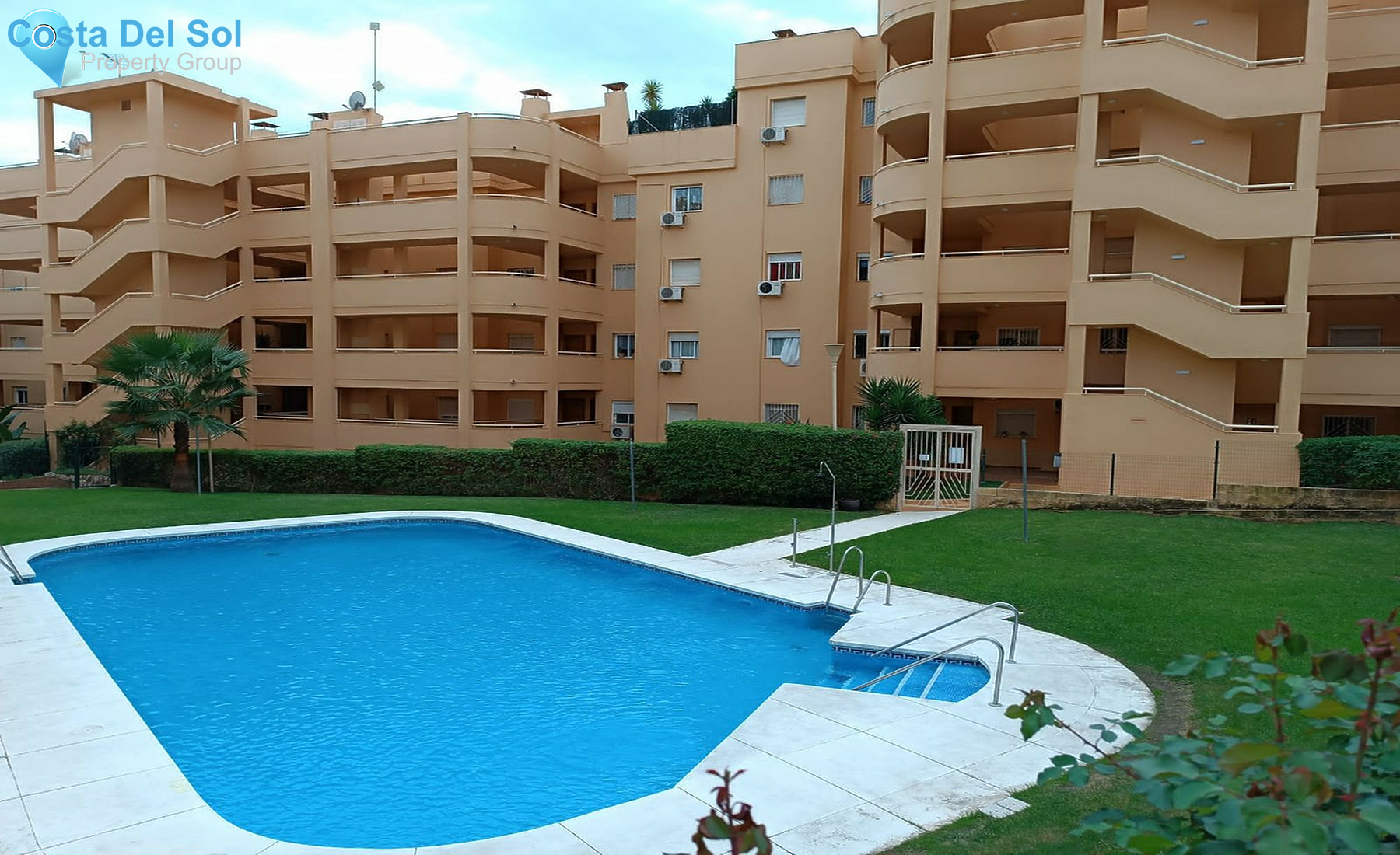 Middle Floor Apartment in Calahonda-1501880