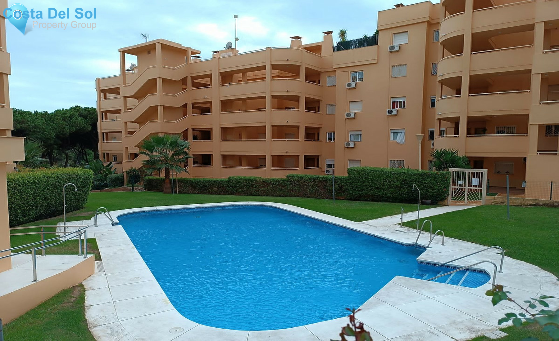 Middle Floor Apartment in Calahonda-1501898