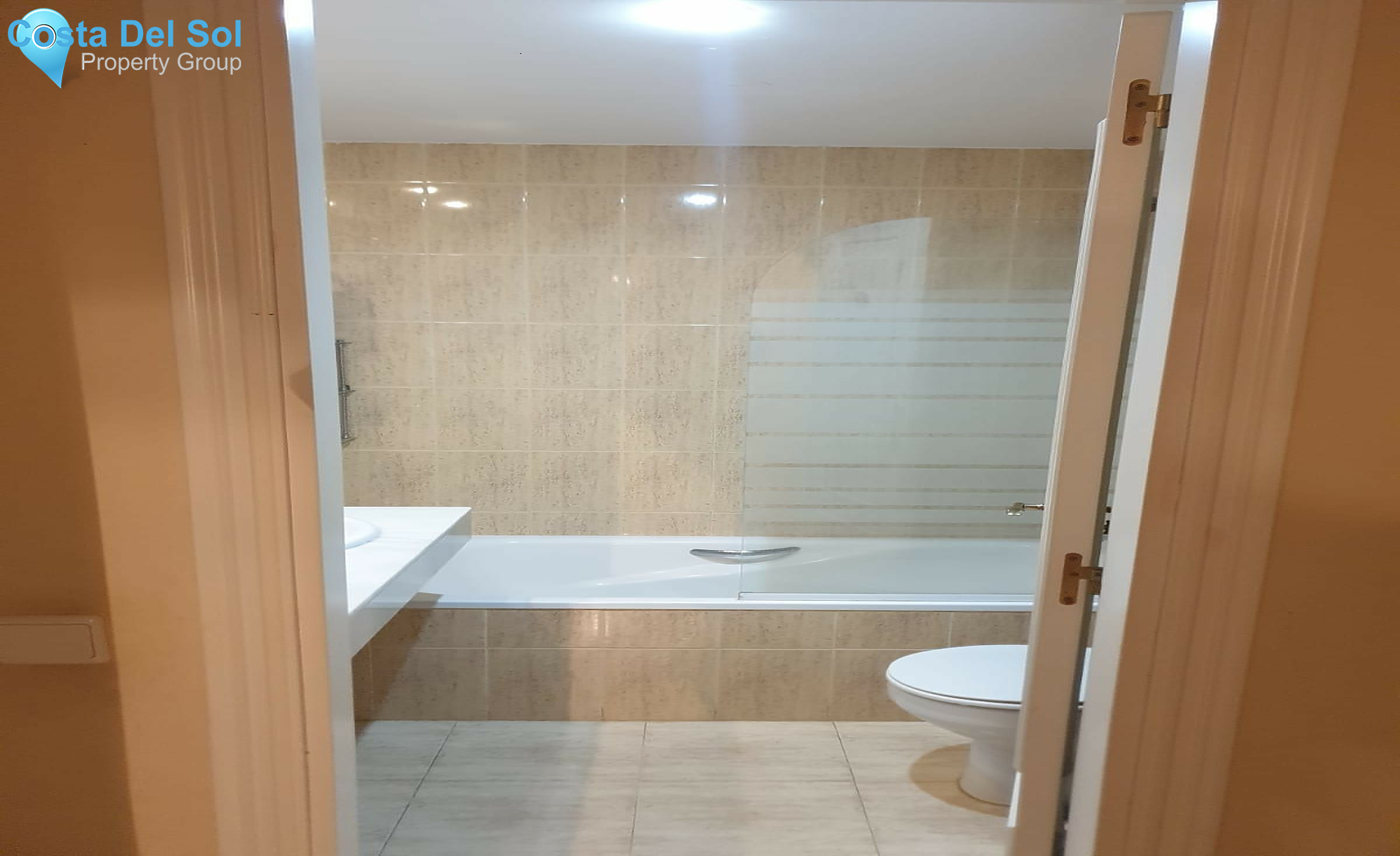 Middle Floor Apartment in Calahonda-1501886