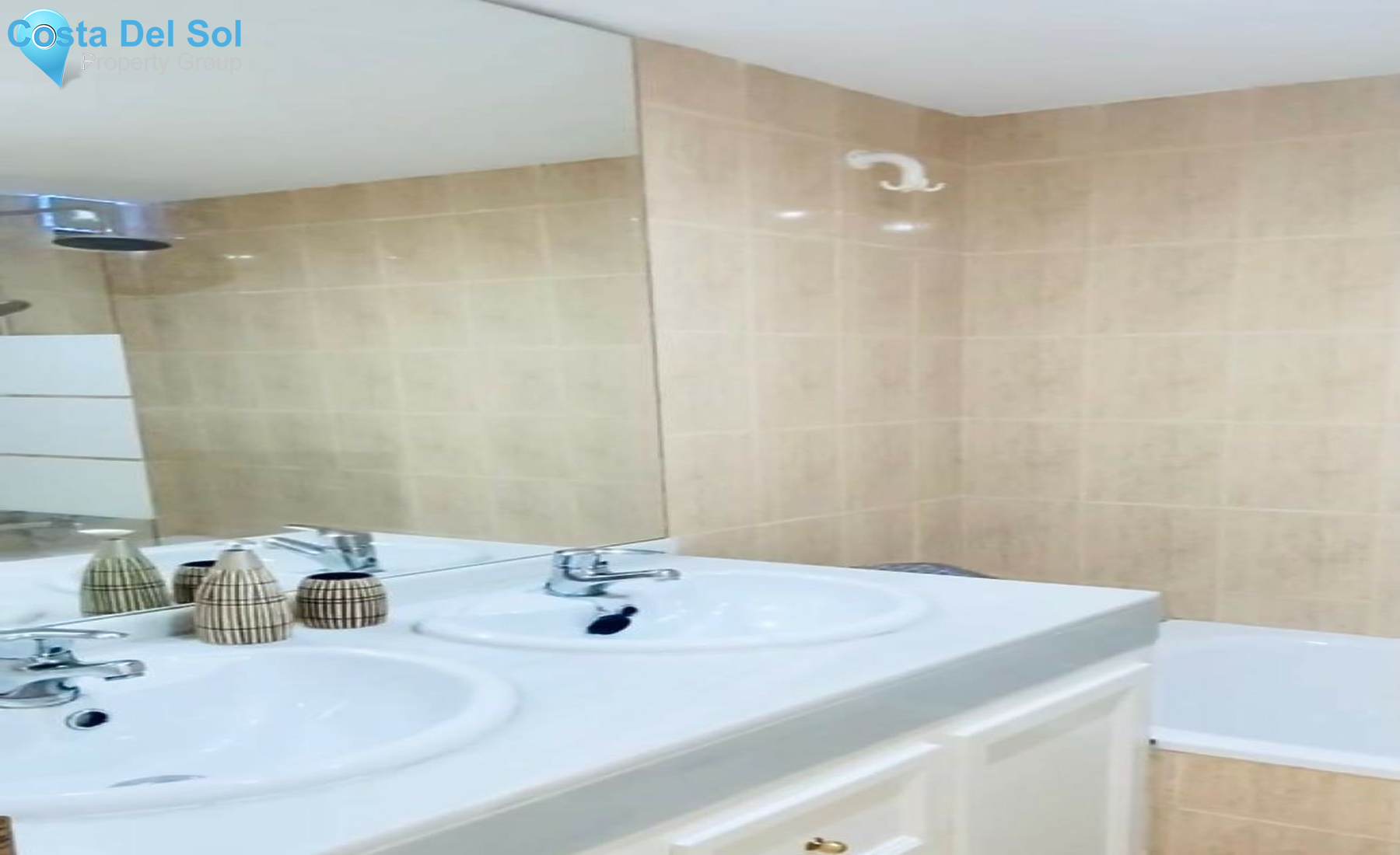 Middle Floor Apartment in Calahonda-1503185