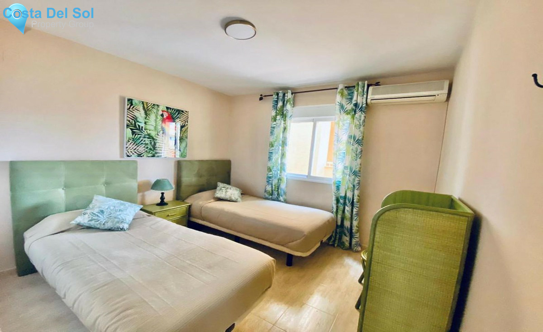 Middle Floor Apartment in Calahonda-1503172