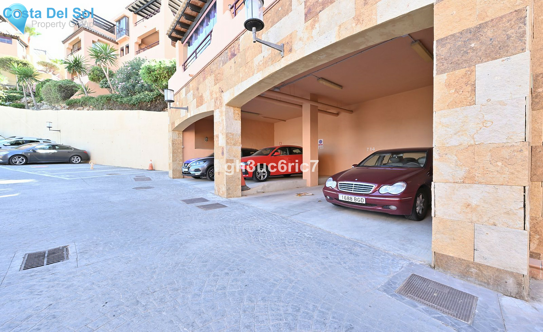 Middle Floor Apartment in Calahonda-1507036