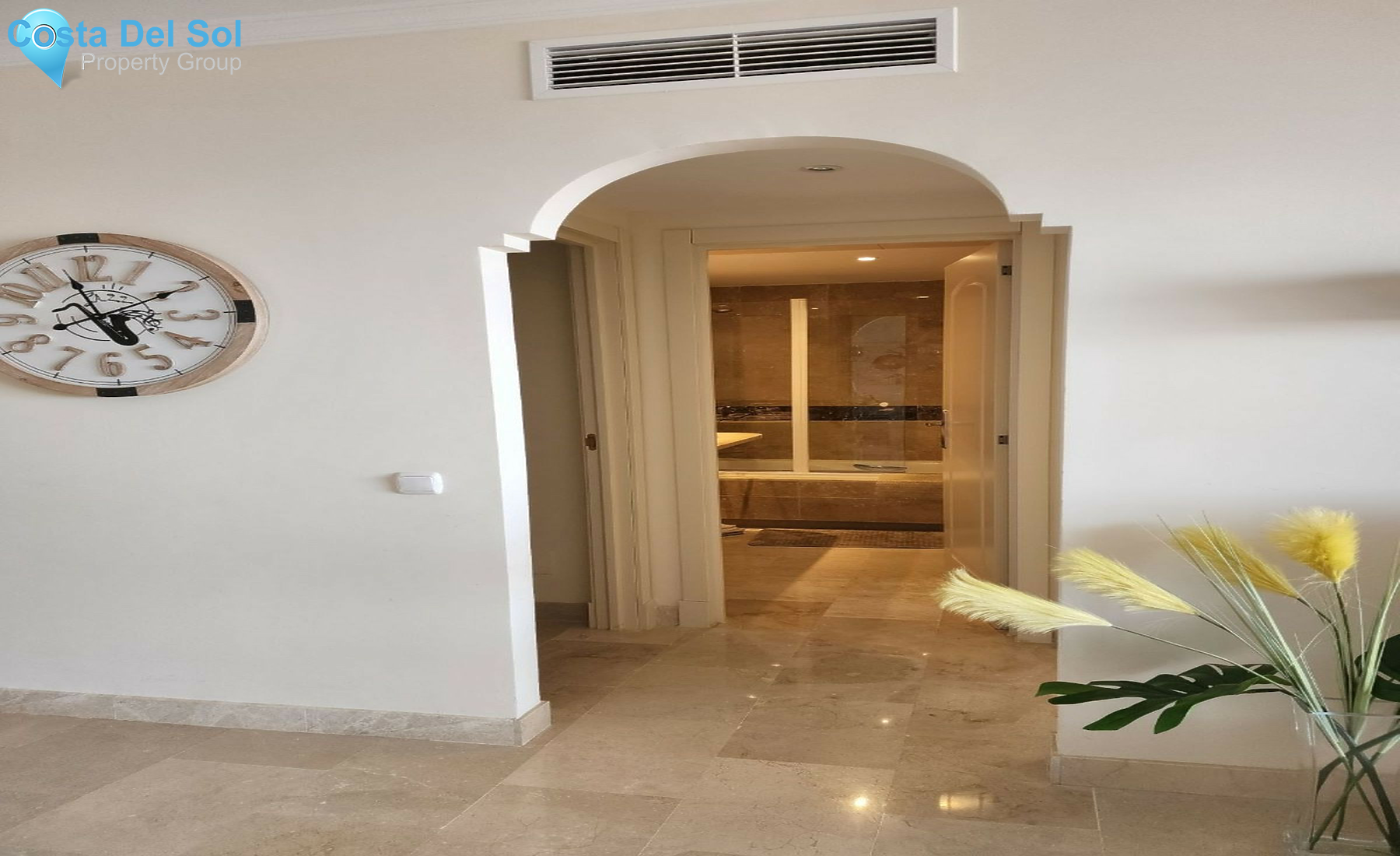 Middle Floor Apartment in Calahonda-1509766
