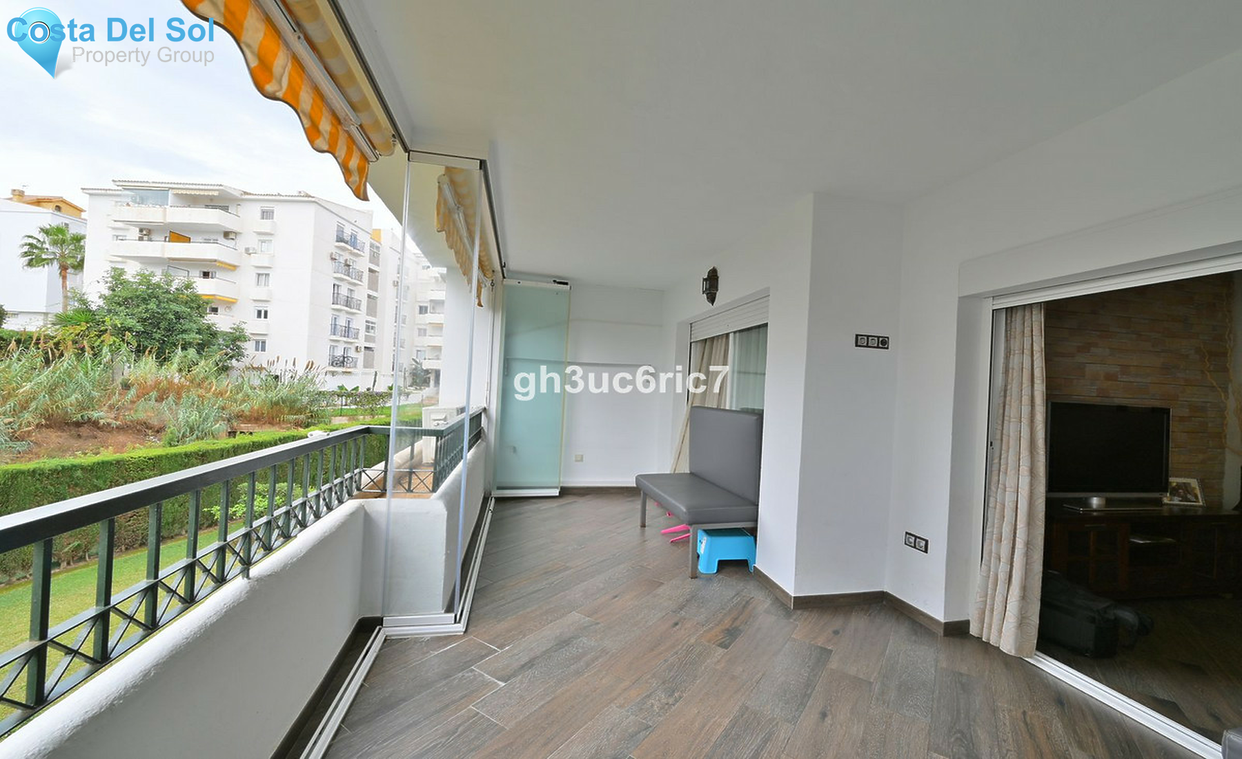 Middle Floor Apartment in Calahonda-1527166