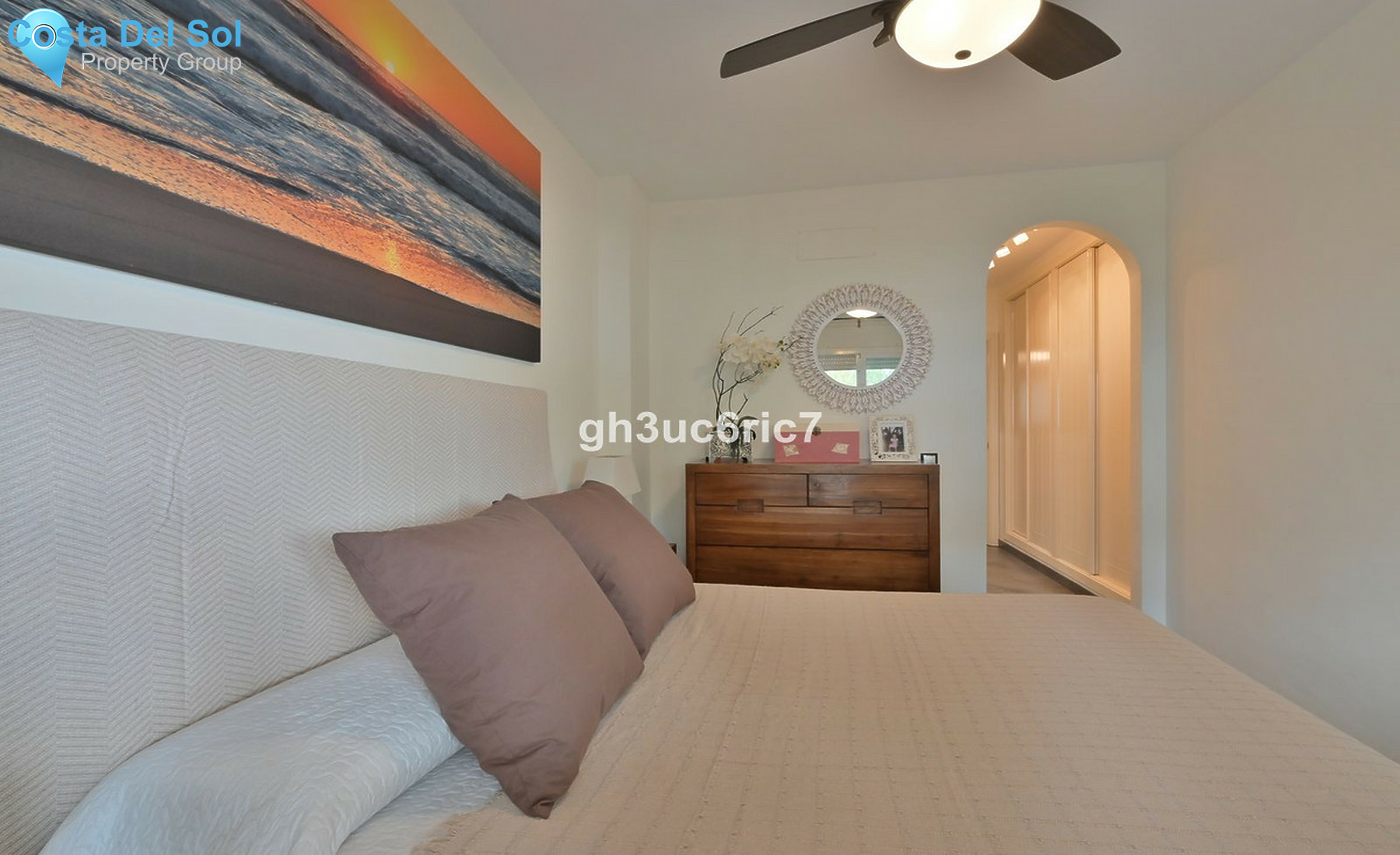 Middle Floor Apartment in Calahonda-1527158