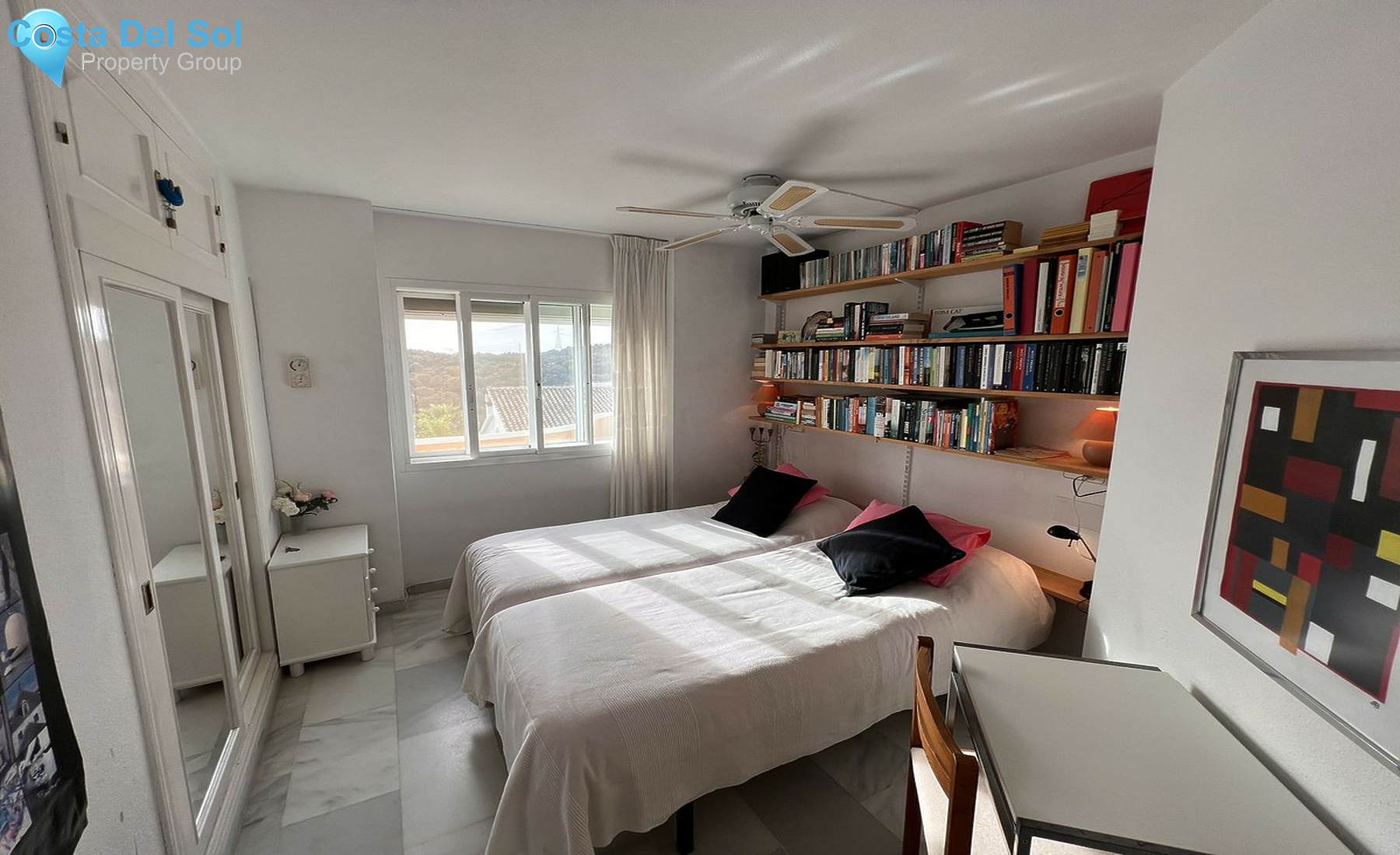 Middle Floor Apartment in Calahonda-1543757