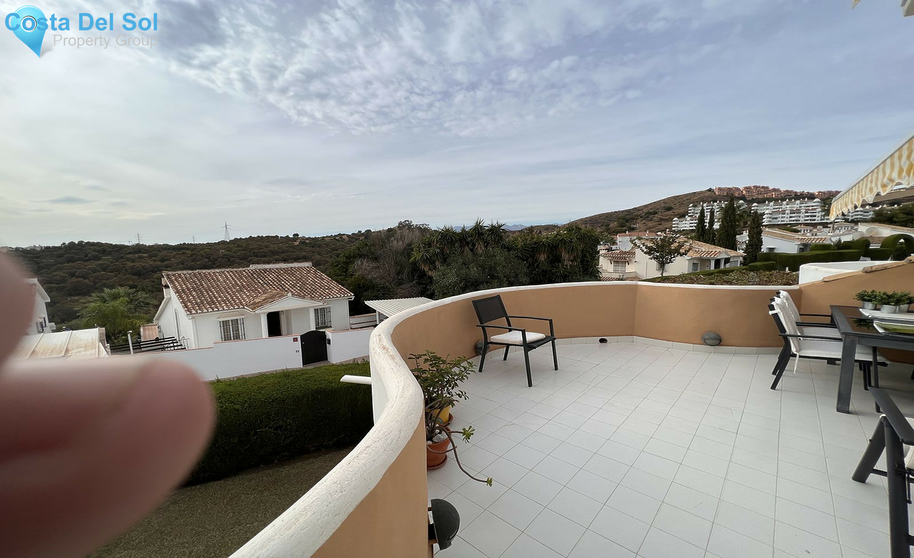 Middle Floor Apartment in Calahonda-1543747