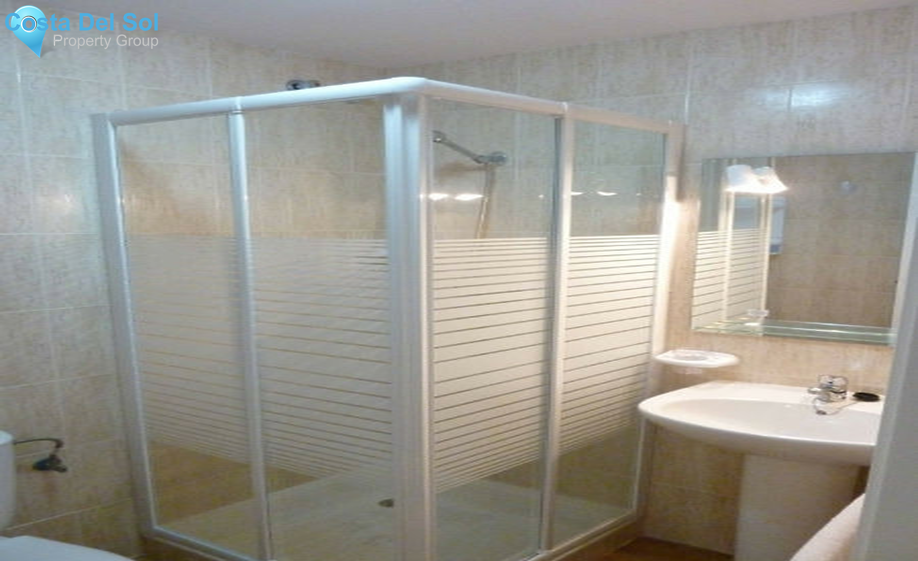 Middle Floor Apartment in Calahonda-1552960