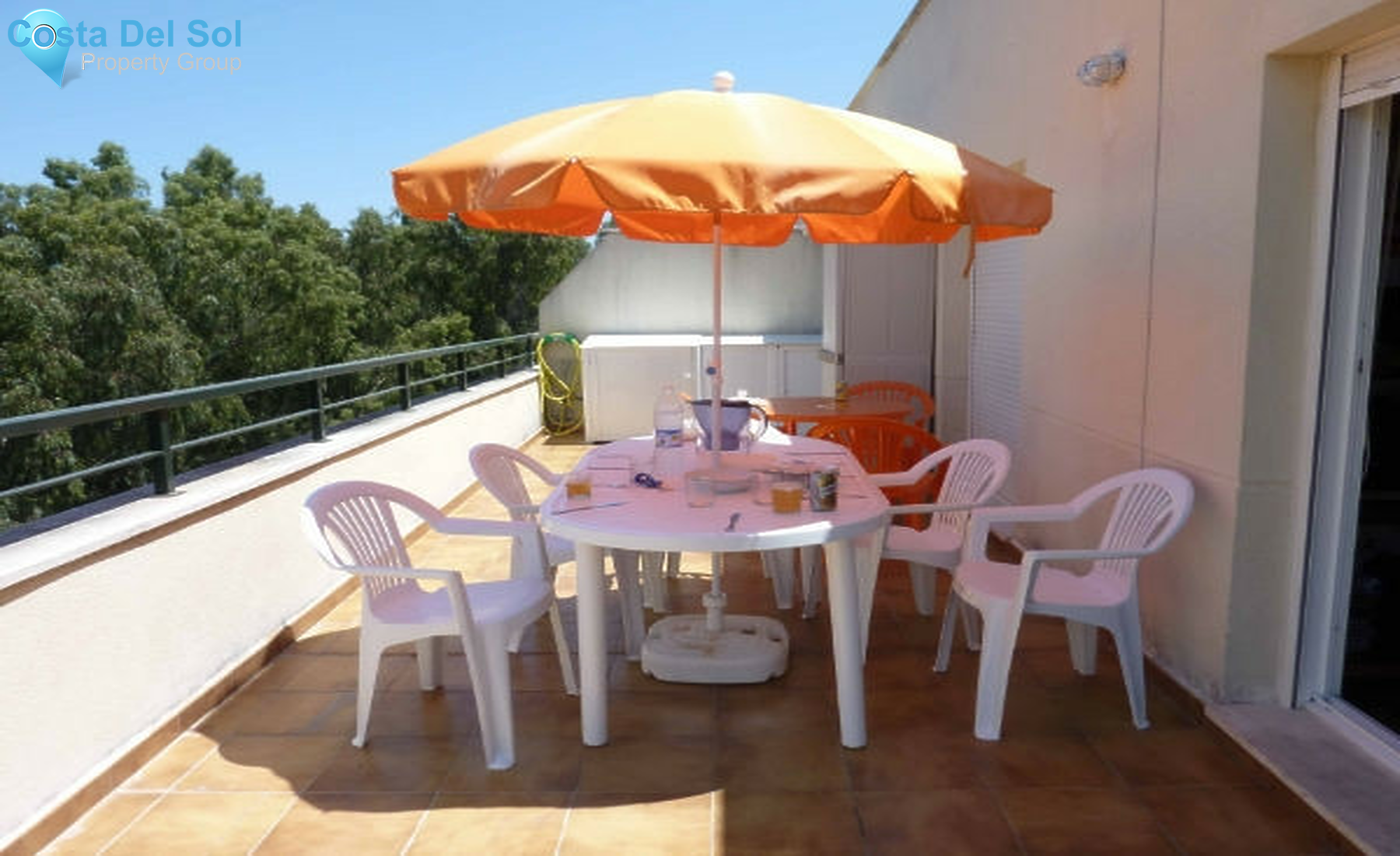 Middle Floor Apartment in Calahonda-1552955