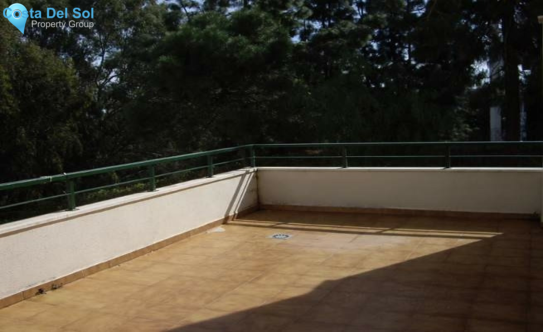 Middle Floor Apartment in Calahonda-1552958